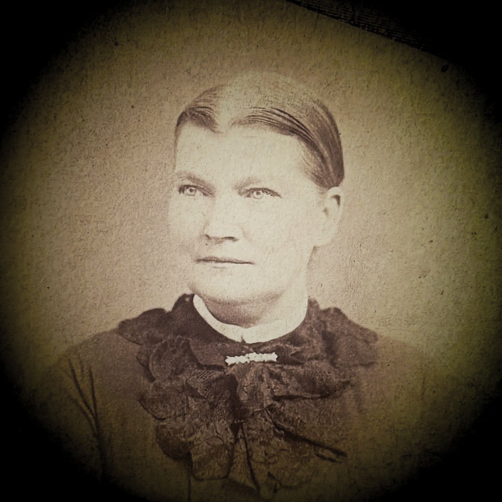 Mourning+Lady+2+Cabinet+Card+2+copy.jpg