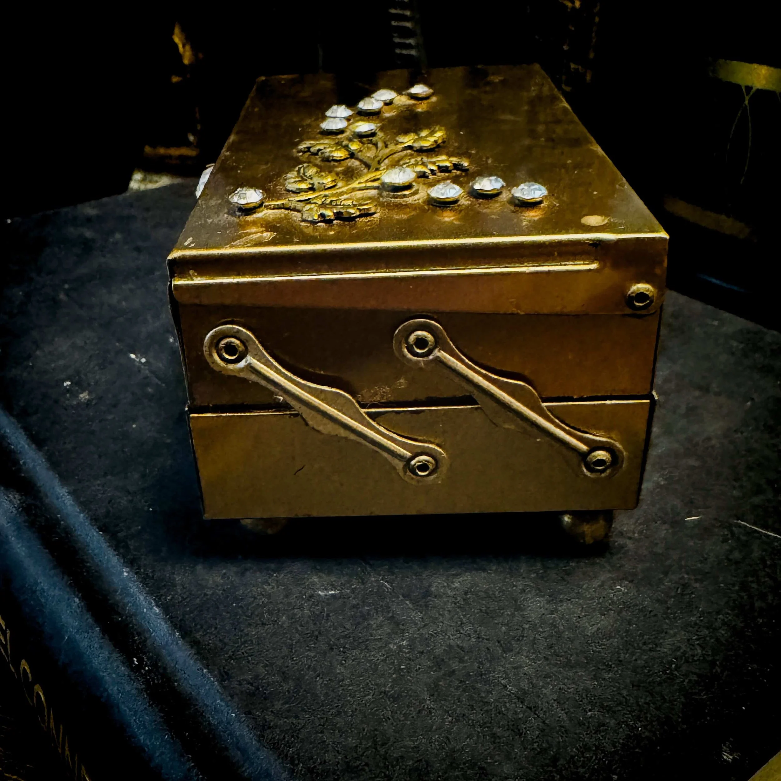 Tiered Curio 6.jpg