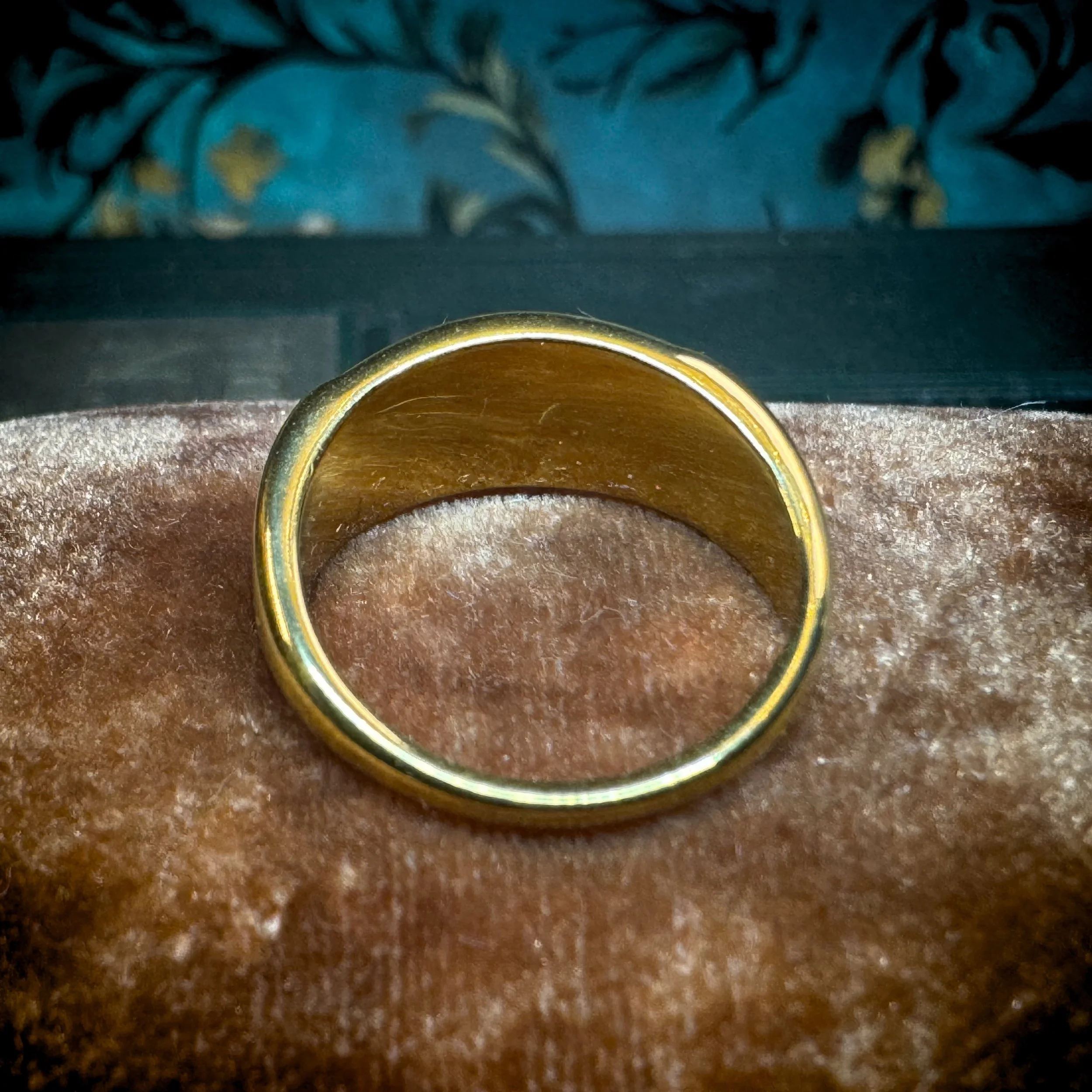 Stainless gold tone opal ring size 7- 2.jpg