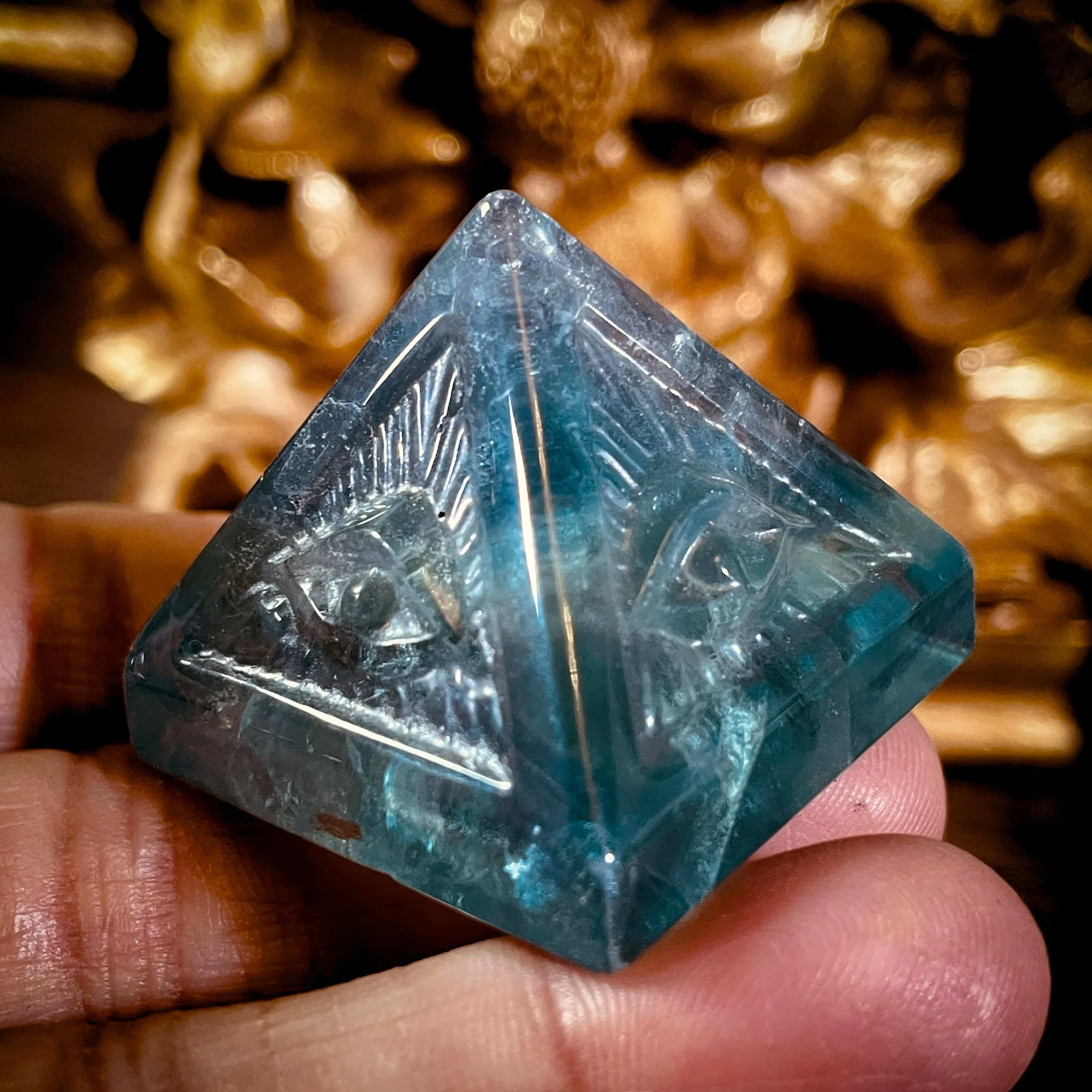 fluorite-eye-pyramid-titanium-quartz 2(1).jpg