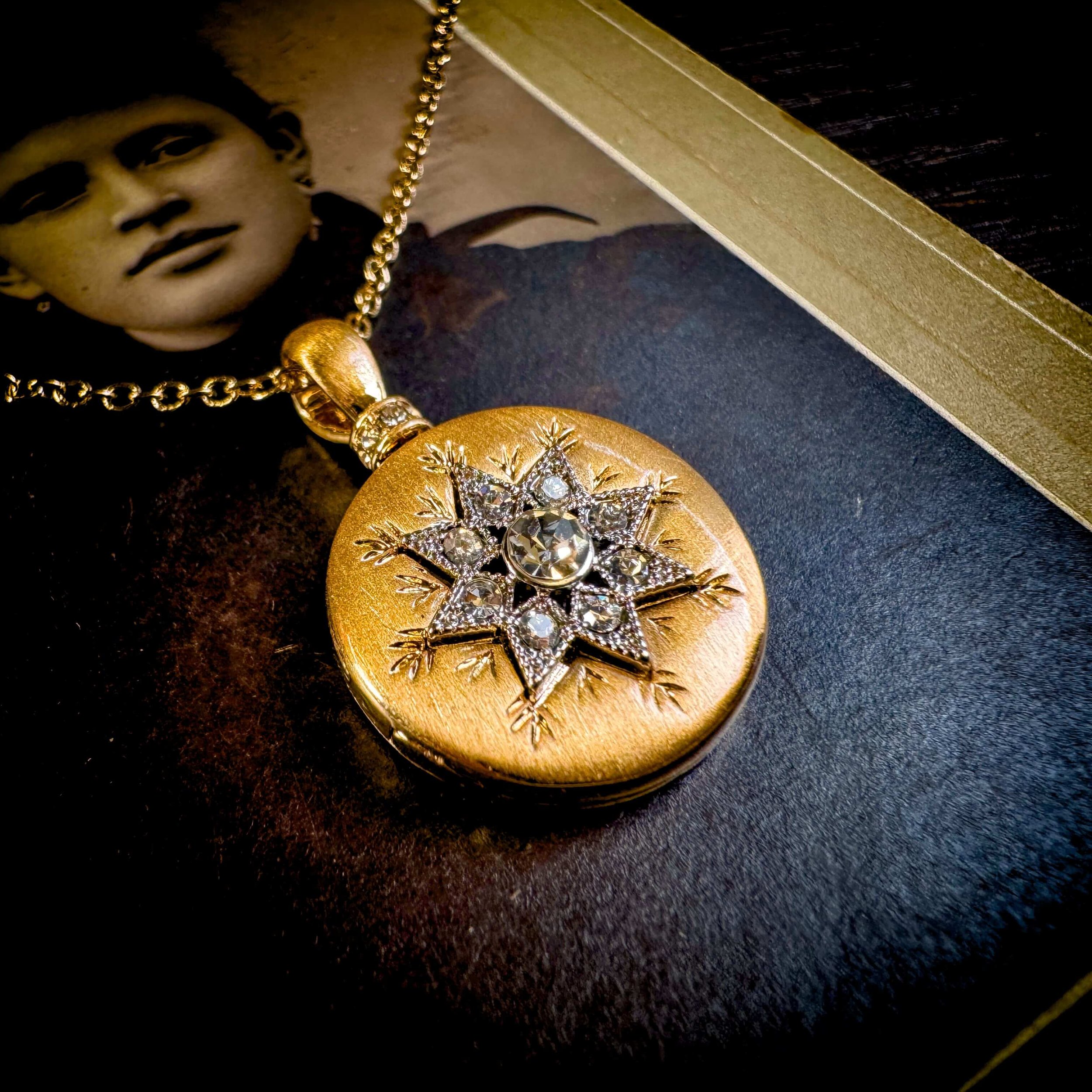 Star Snowflake Locket 1.jpg