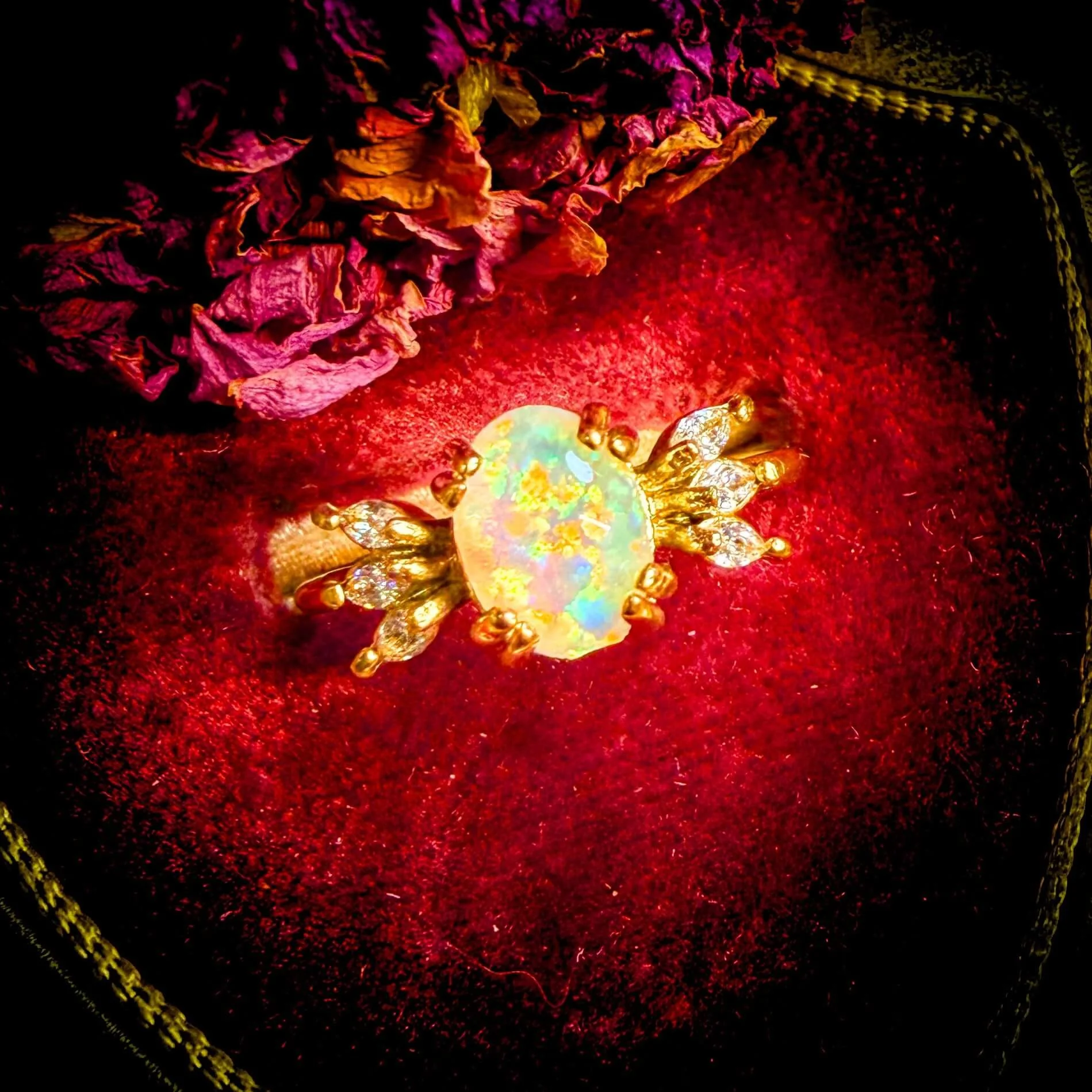 Lucky Opal Cubic Zirconia 18K Golden S.Steel Ring 5.jpg