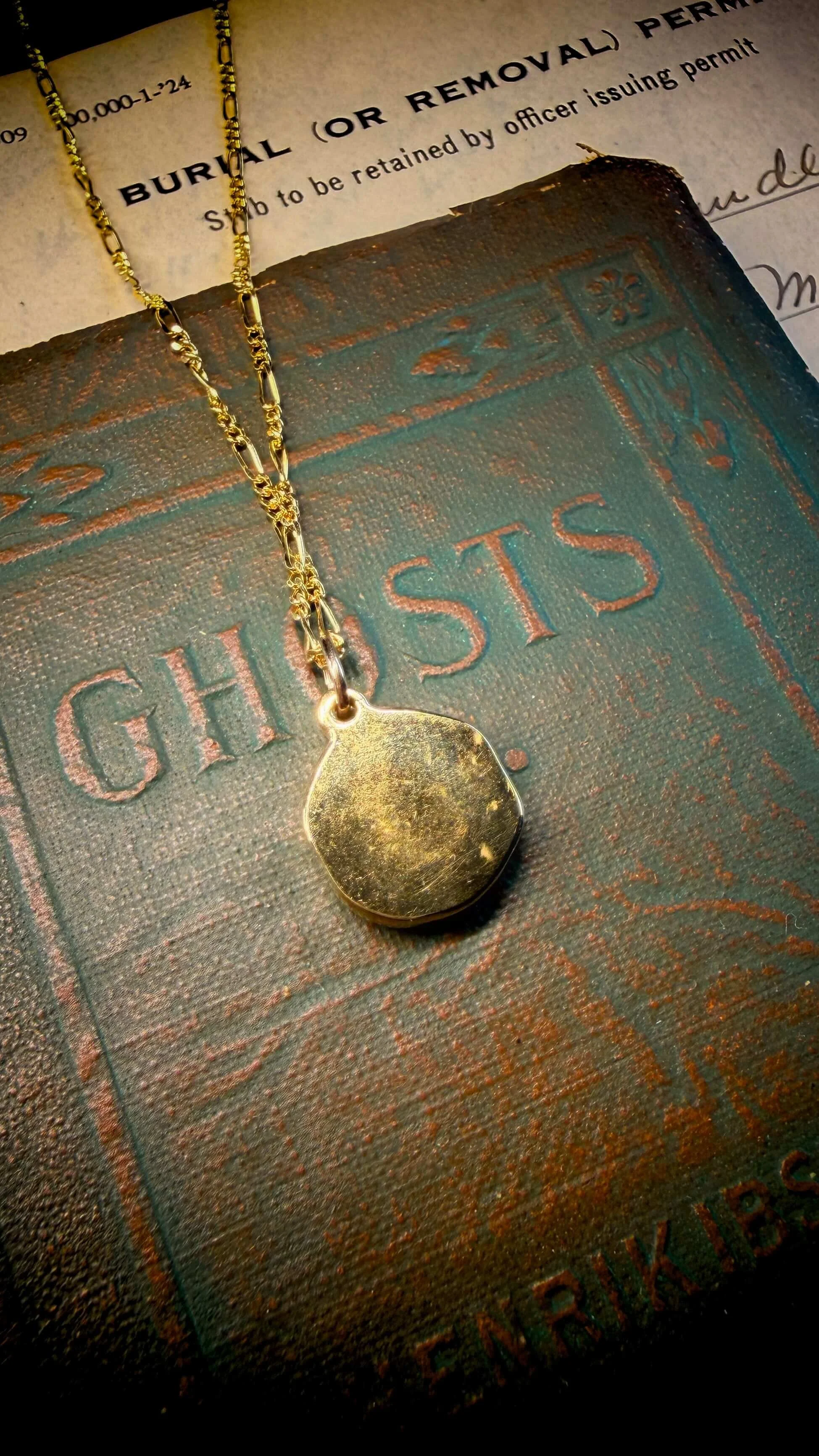 Red Crescent Moon Nacklace 3.jpg
