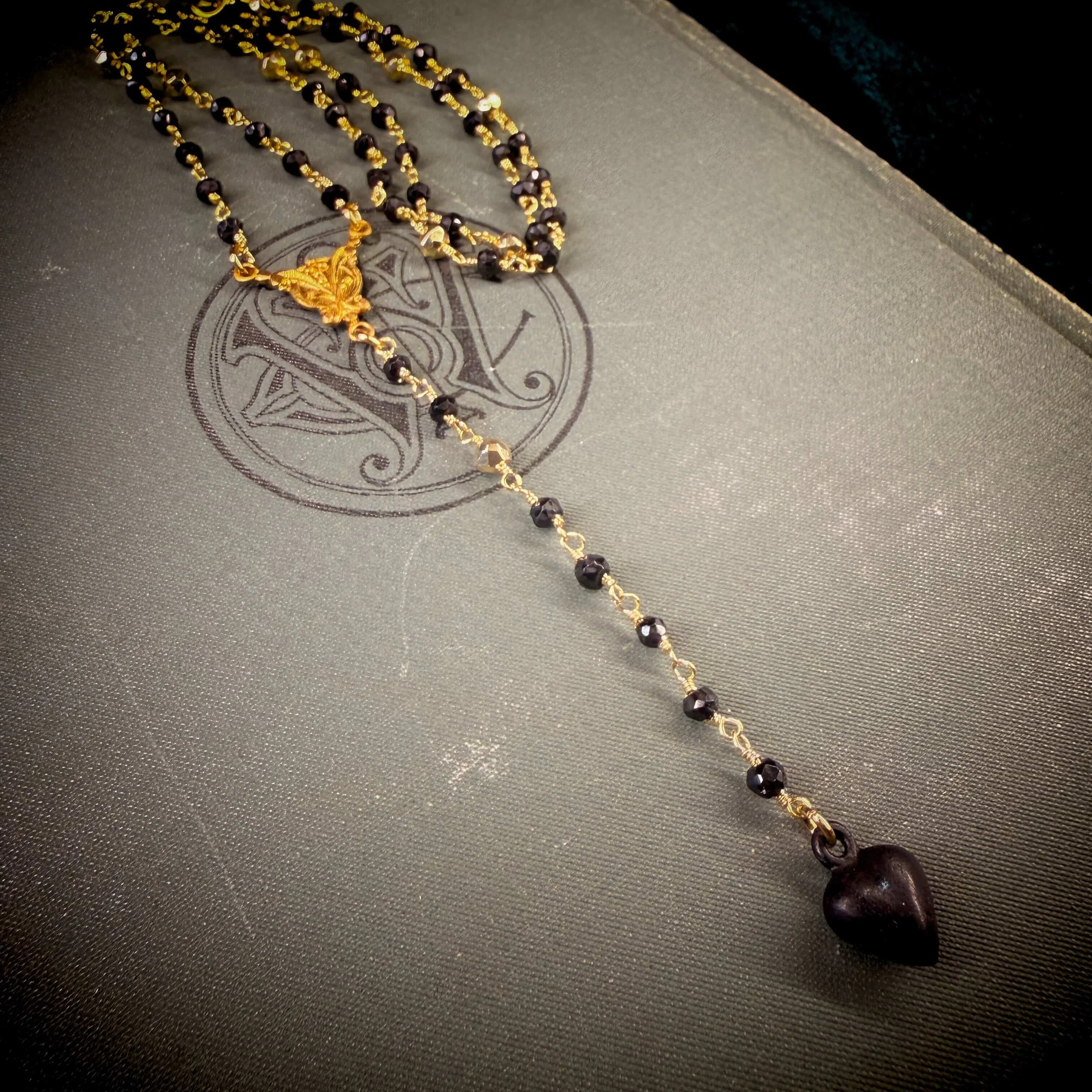 Black Spinel Lariat 7.jpg