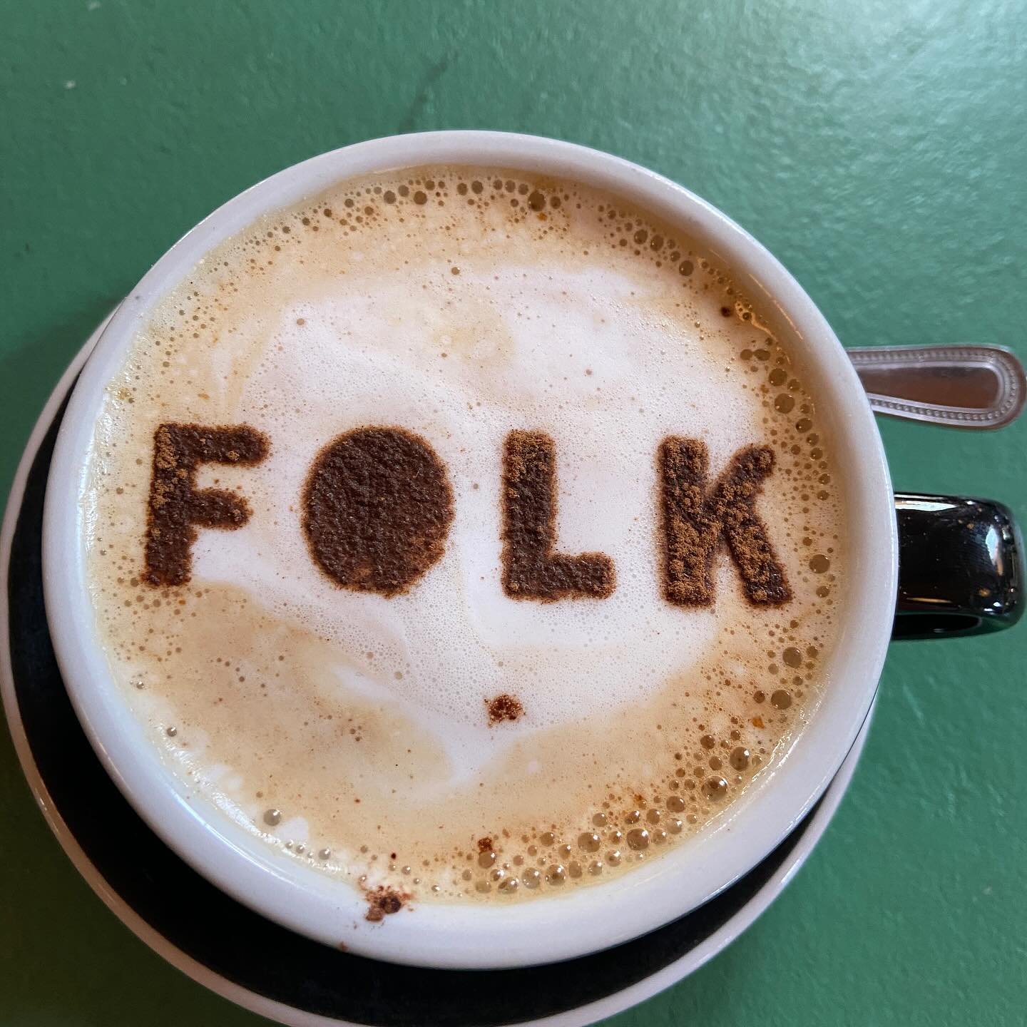 Starting the week right 👌 coffee at @folksuffolk with Andy, MD at @whitewatercreativestudio 

#burystedmunds #suffolk
