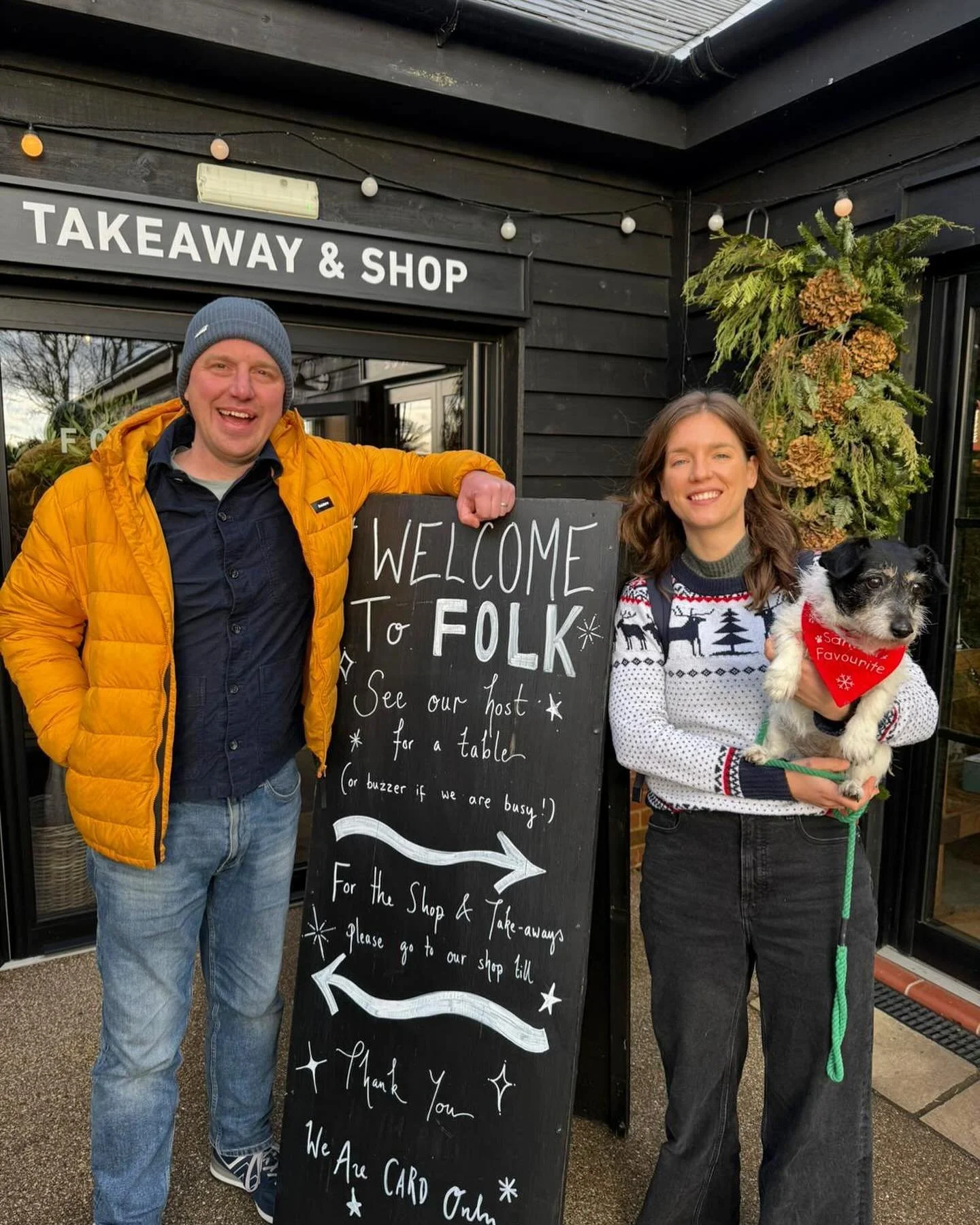 A festive freelance lunch with the gang at @folksuffolk 👌
Merry Christmas everyone 🥳 

Looking forward to new work opportunities in 2025.
But for now&hellip; it&rsquo;s time to dial down and focus on an upcoming splattering of festive soir&eacute;e