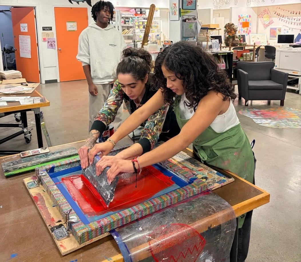 Over Wintersession, POD held a five-part introduction to screen printing workshop led by local artist and POD, RISD and TLAD alum @lizzysour !  Lizzy shared her personal practice and introduced teens to all the fundamental processes, techniques, tips