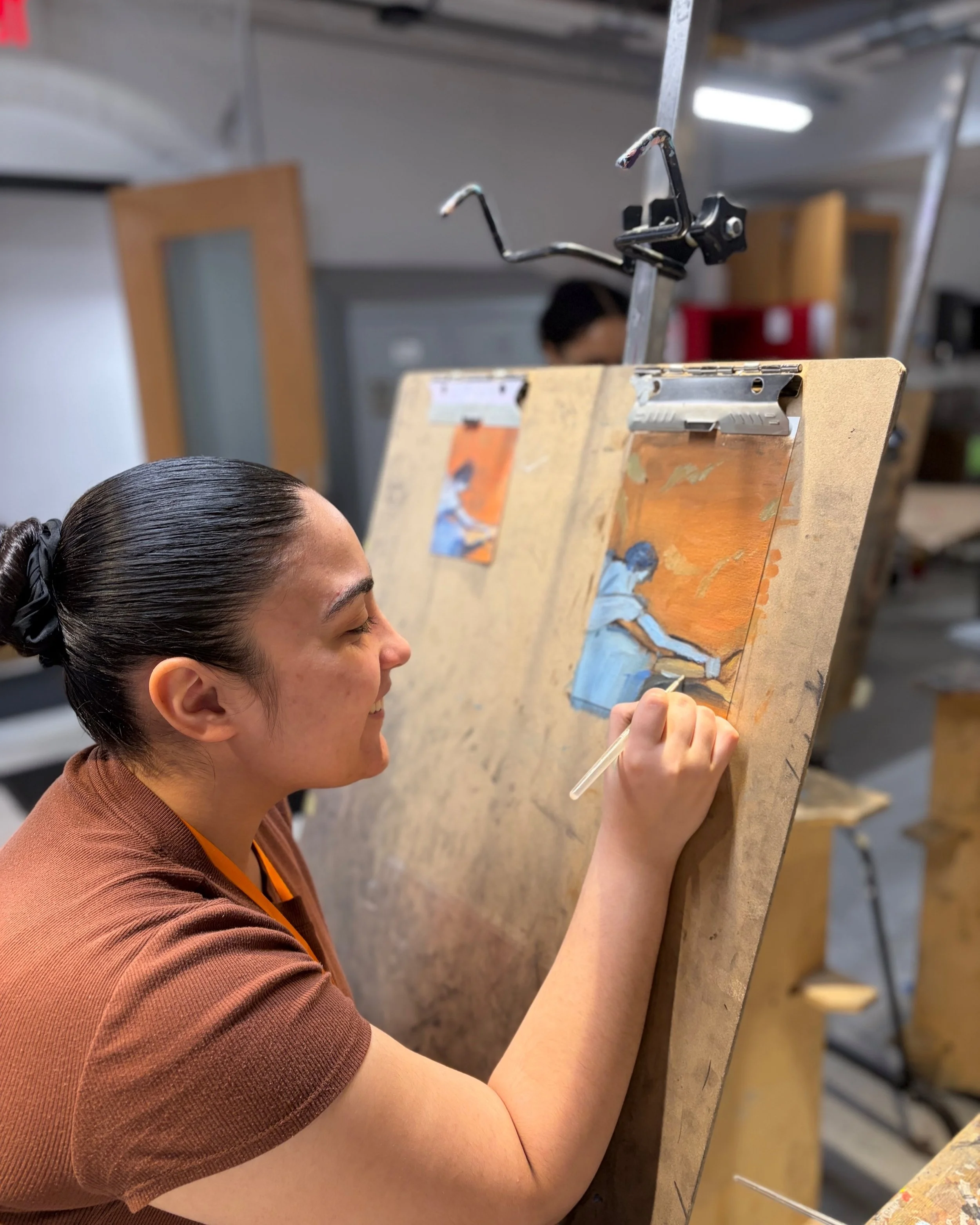 Sharing some snapshots from this spring at POD! 📸

⭐Our first oil painting class! Taught by artist @sydneydarrowart 🎨
⭐A super fun POD Squad Committee planned field trip to @thedustyplanetminigolf
⭐Our annual visit to tour the awesome art departmen