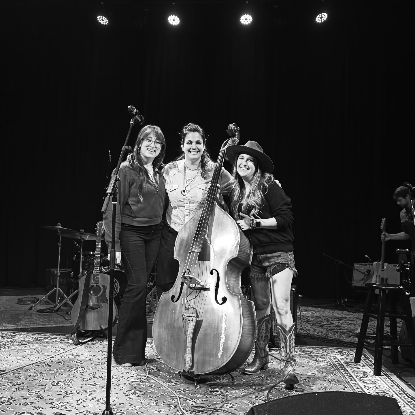 This show was so much fun and an honor to catch such talented ladies doing their thing! Thanks @luluthegiant for having me on! I can&rsquo;t wait to share some more from this night! 🔥🎶🤘🏻⭐️