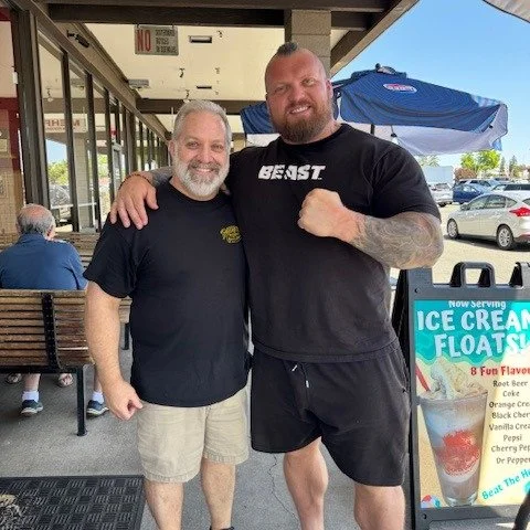 Look who stopped by recently to attempt the Parker's Famous 5-Pound Chili Dog Challenge! It was such an honor to have you stop by - thank you, @eddiehallwsm! Check out Eddie's YouTube video to see if he was able to beat the challenge! 
https://youtu.