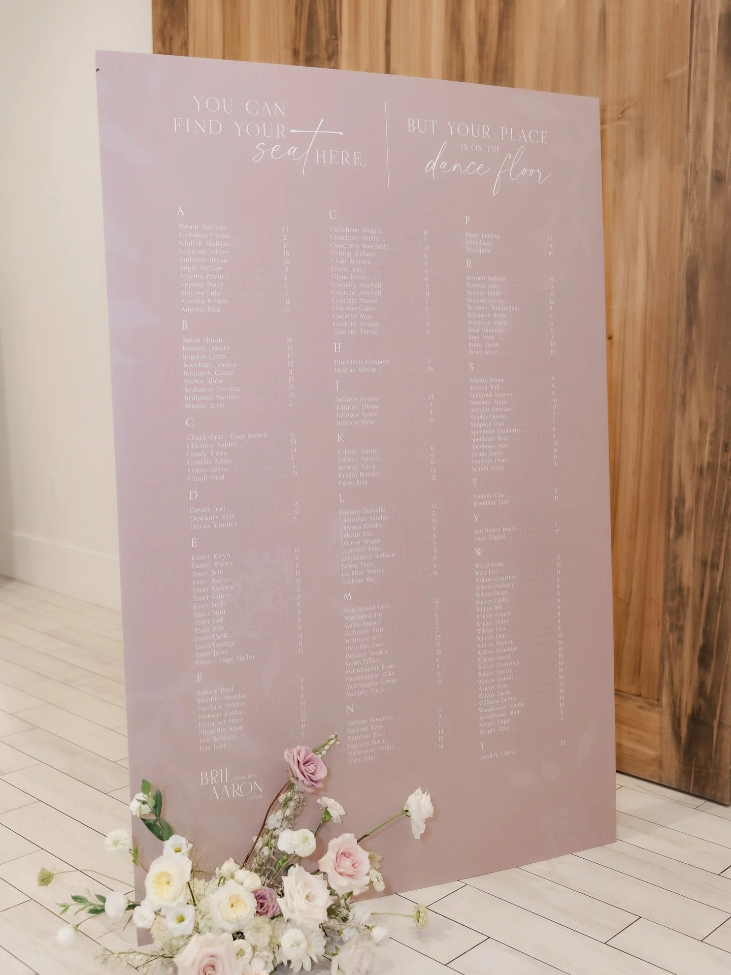 Wedding season is quickly approaching! Have you thought about your day-of stationery yet?

Photos by @sandramonacophoto 

#seatingchart #weddingseatingchart #dayofstationery #weddingdetails #weddinginvitations