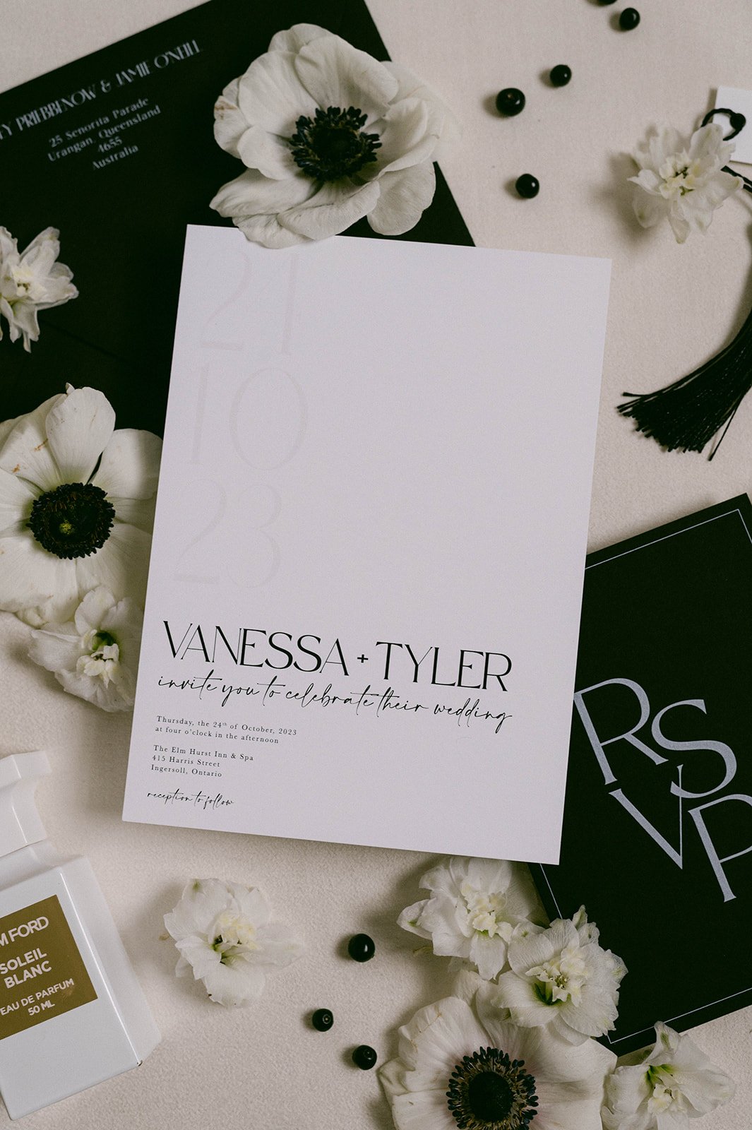 Touch, Feel & Love: How to Pick the Perfect Paper for Your Wedding Invites