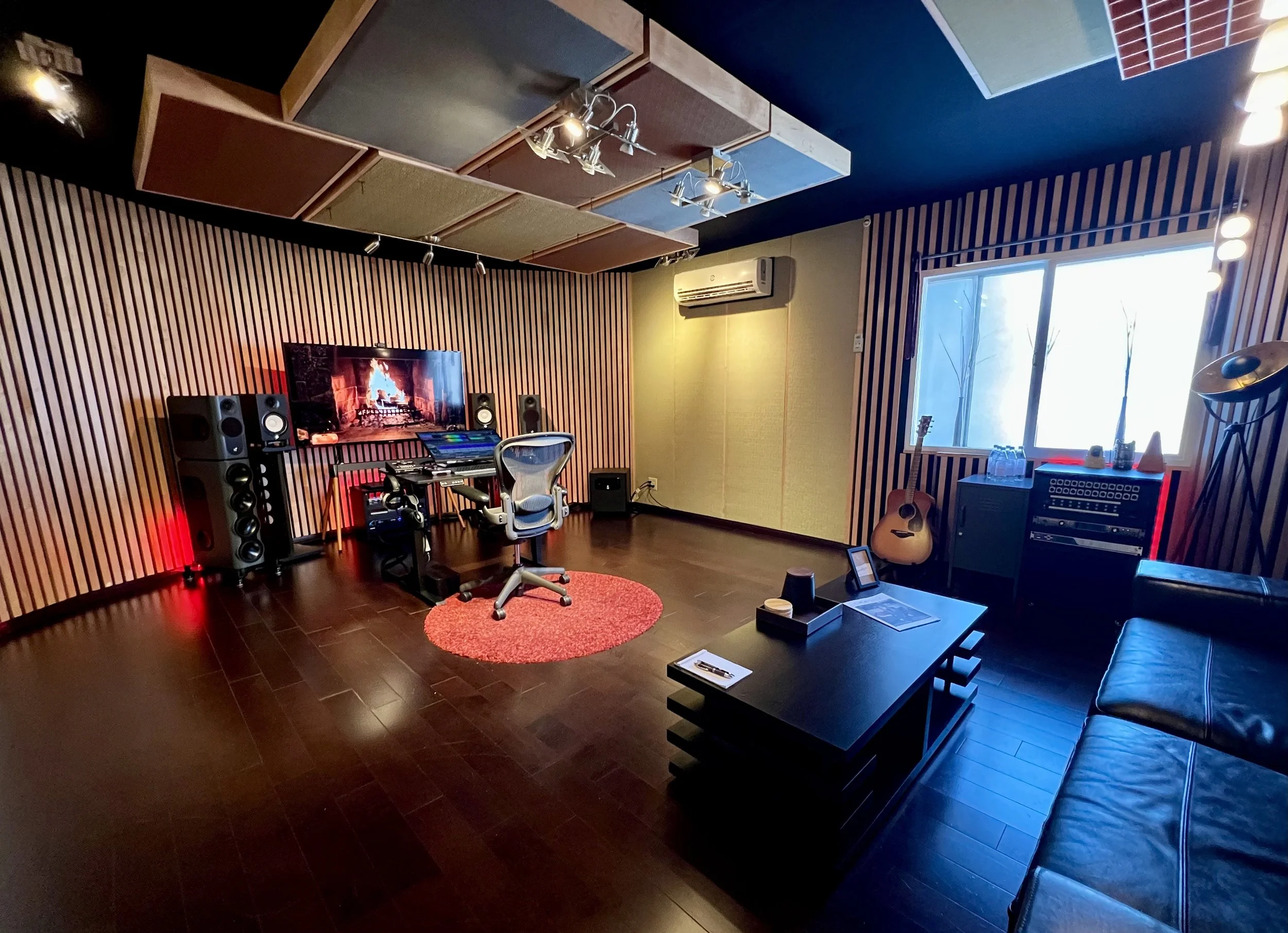 CHCM-08.08.26-Full Room-3.jpg