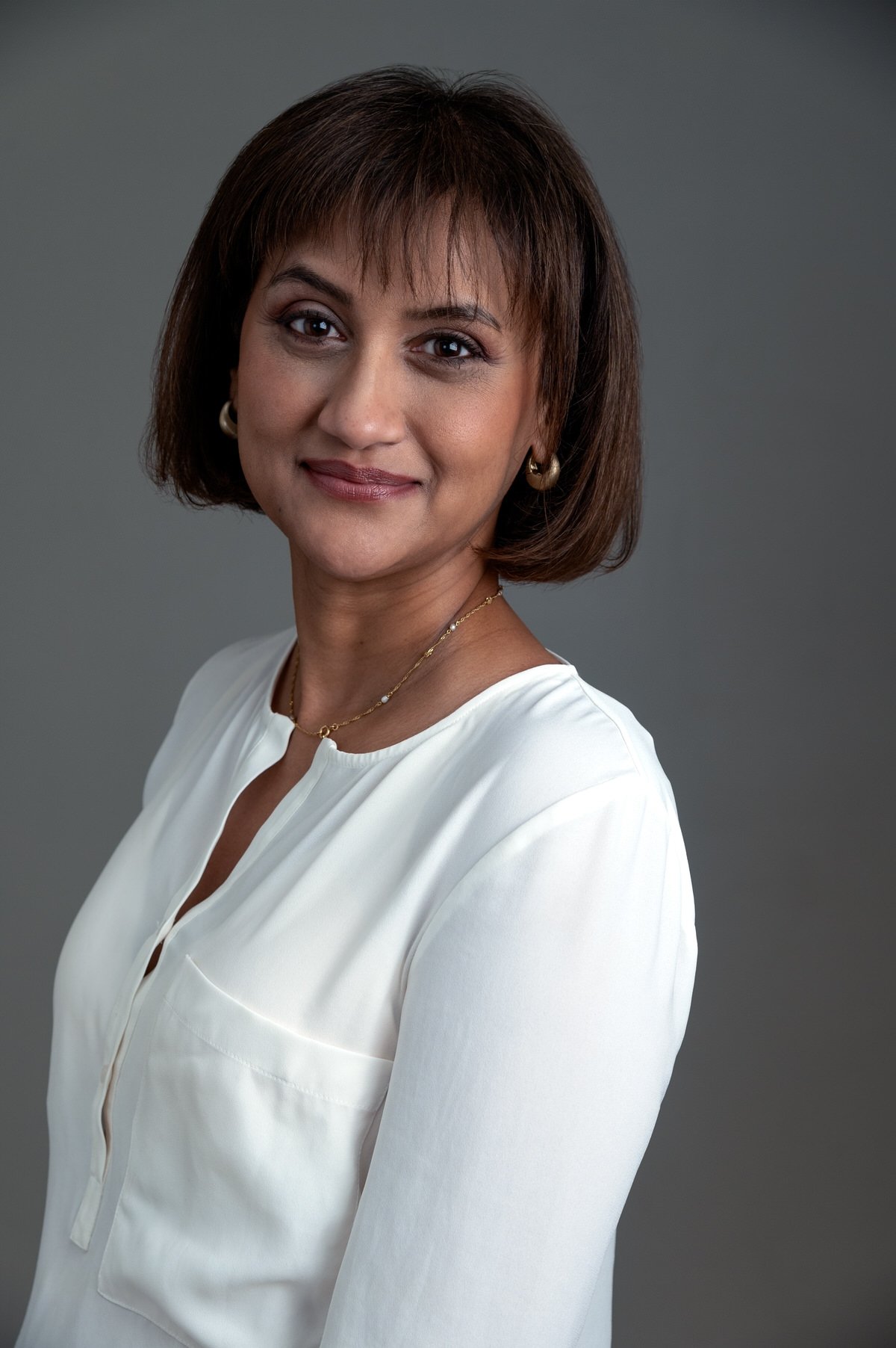 What to wear for a business headshot in Toronto — professional wardrobe guidance