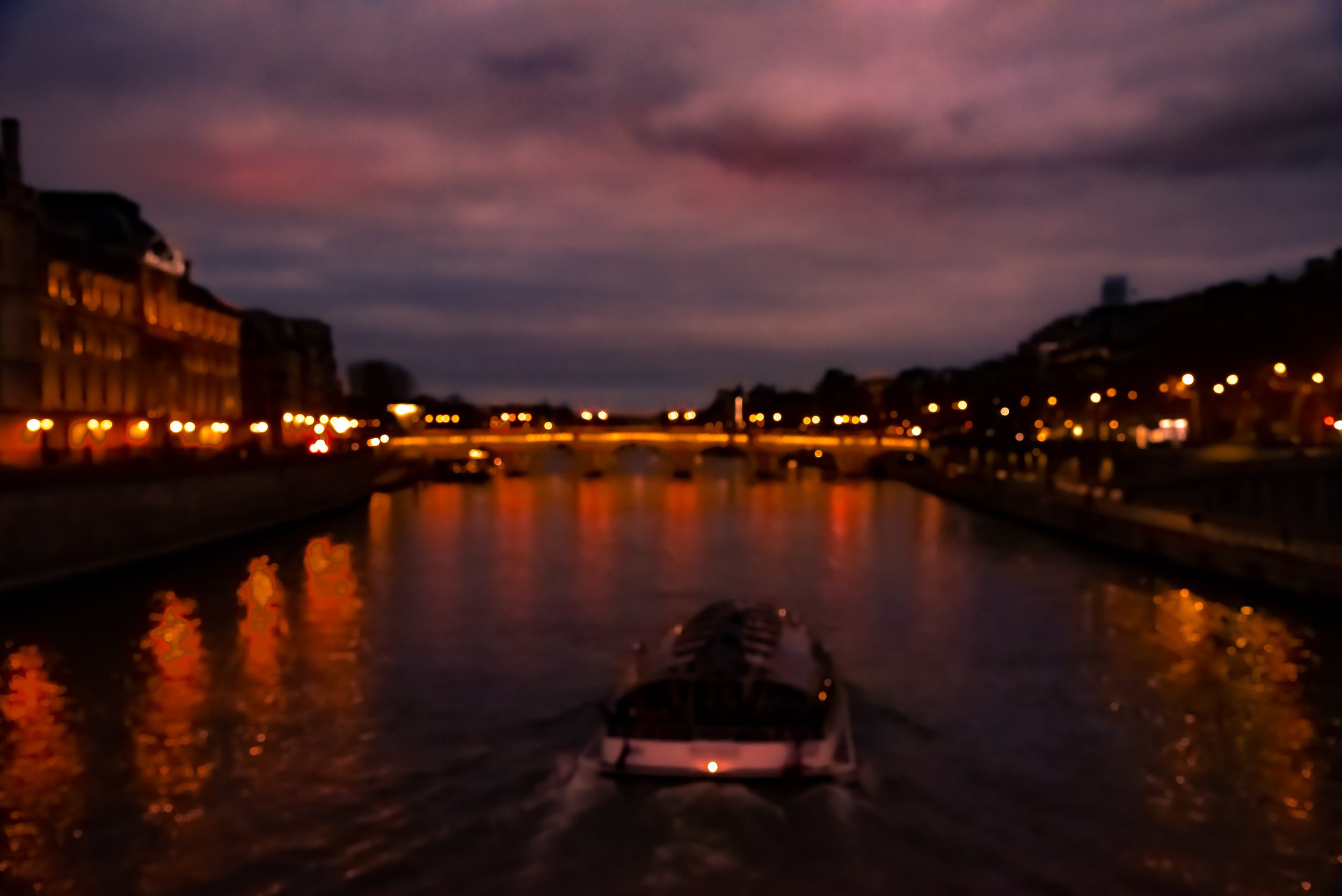 River boat at night in Paris on the Seine - Photographer Matthew Bennett - Portraits.TO - Fine Art