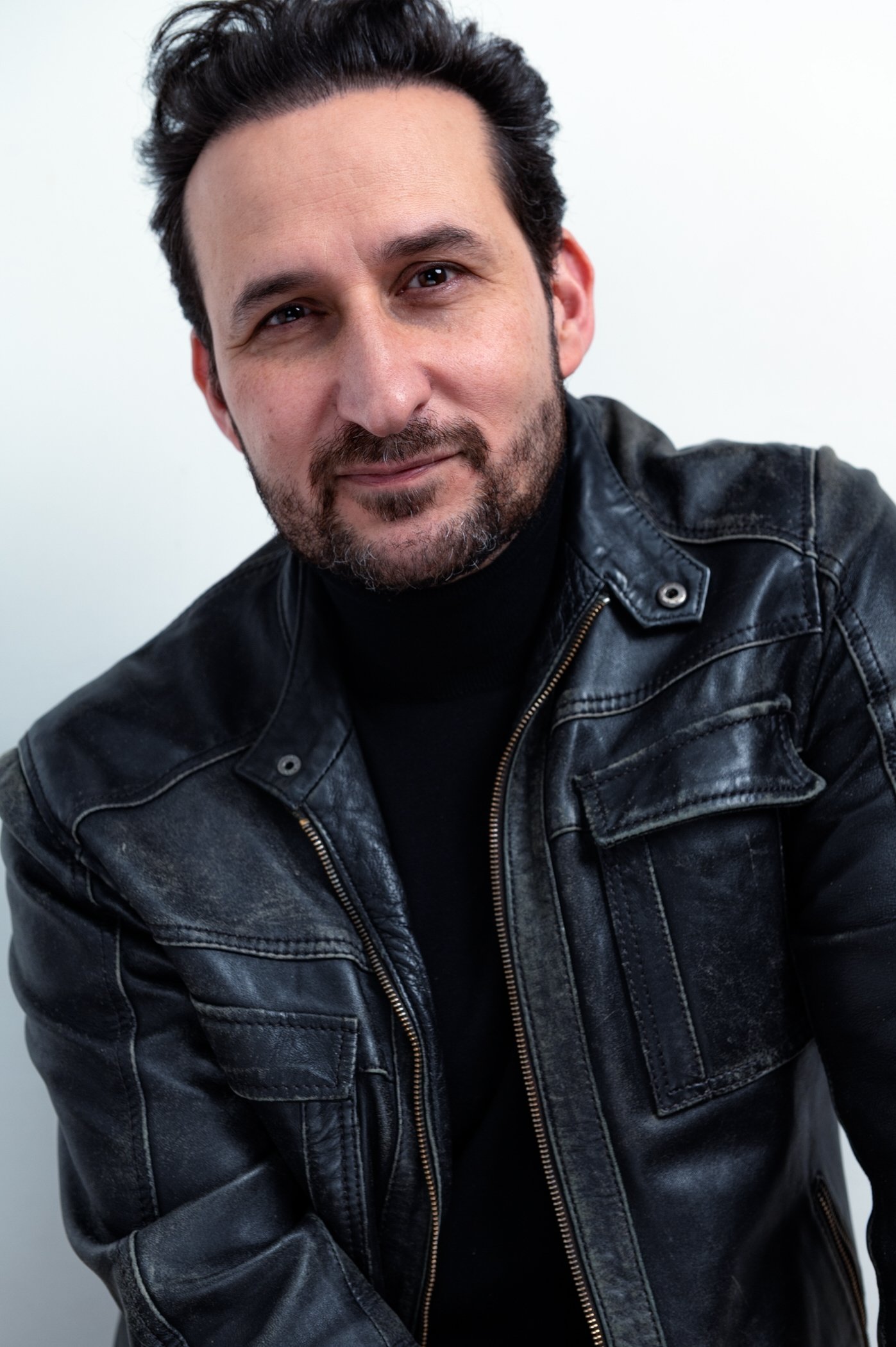 Portrait-of-Actor-Musician-Raoul-Bhaneja-Photographer-Matthew-Bennett-Toronto-Canada