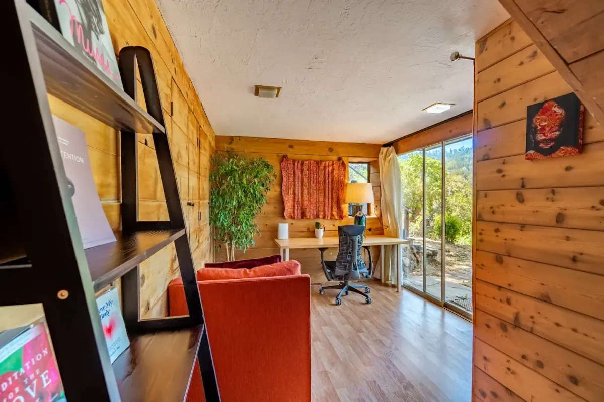 ews_Office1.jpg