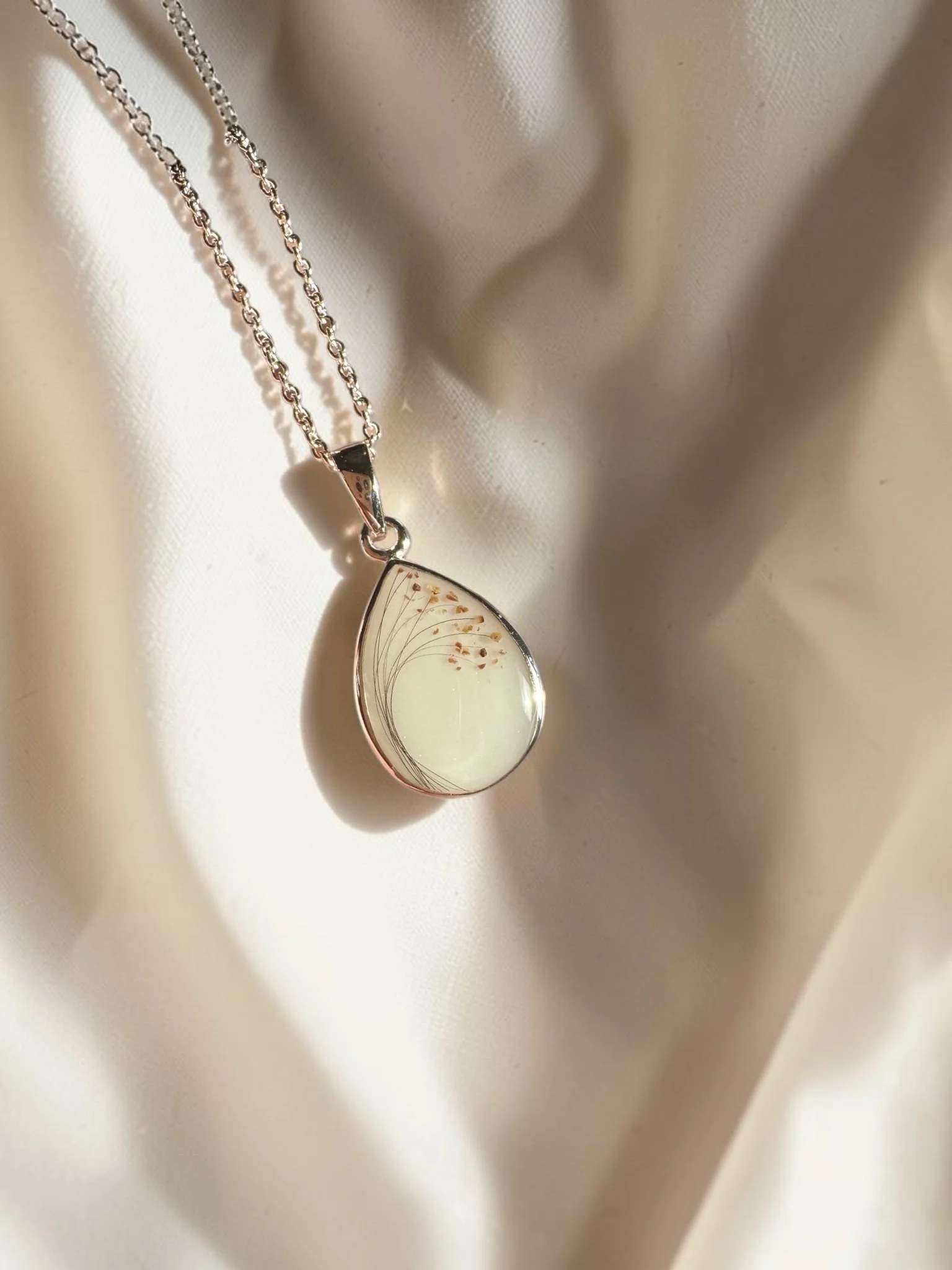 breastmilknecklaceolivialaurajewellery