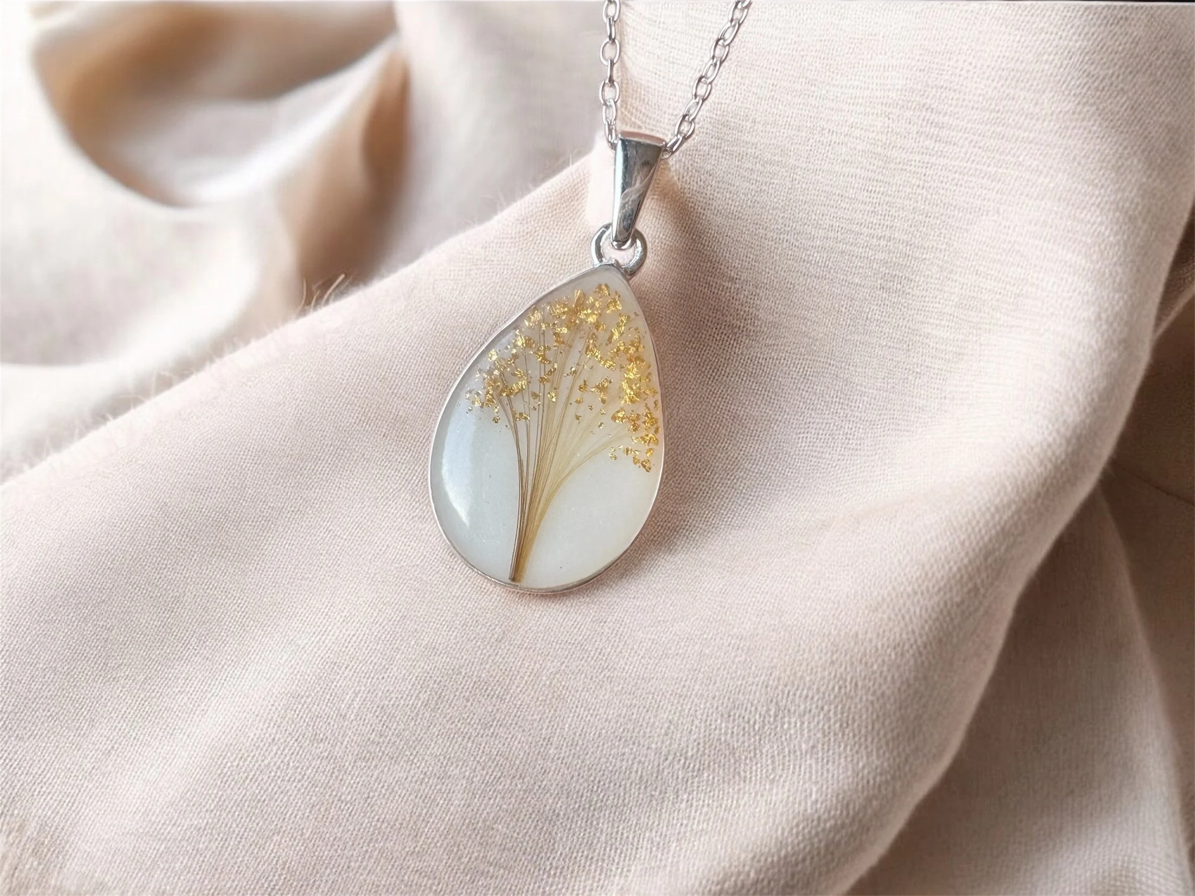 Medium Teardrop Necklace