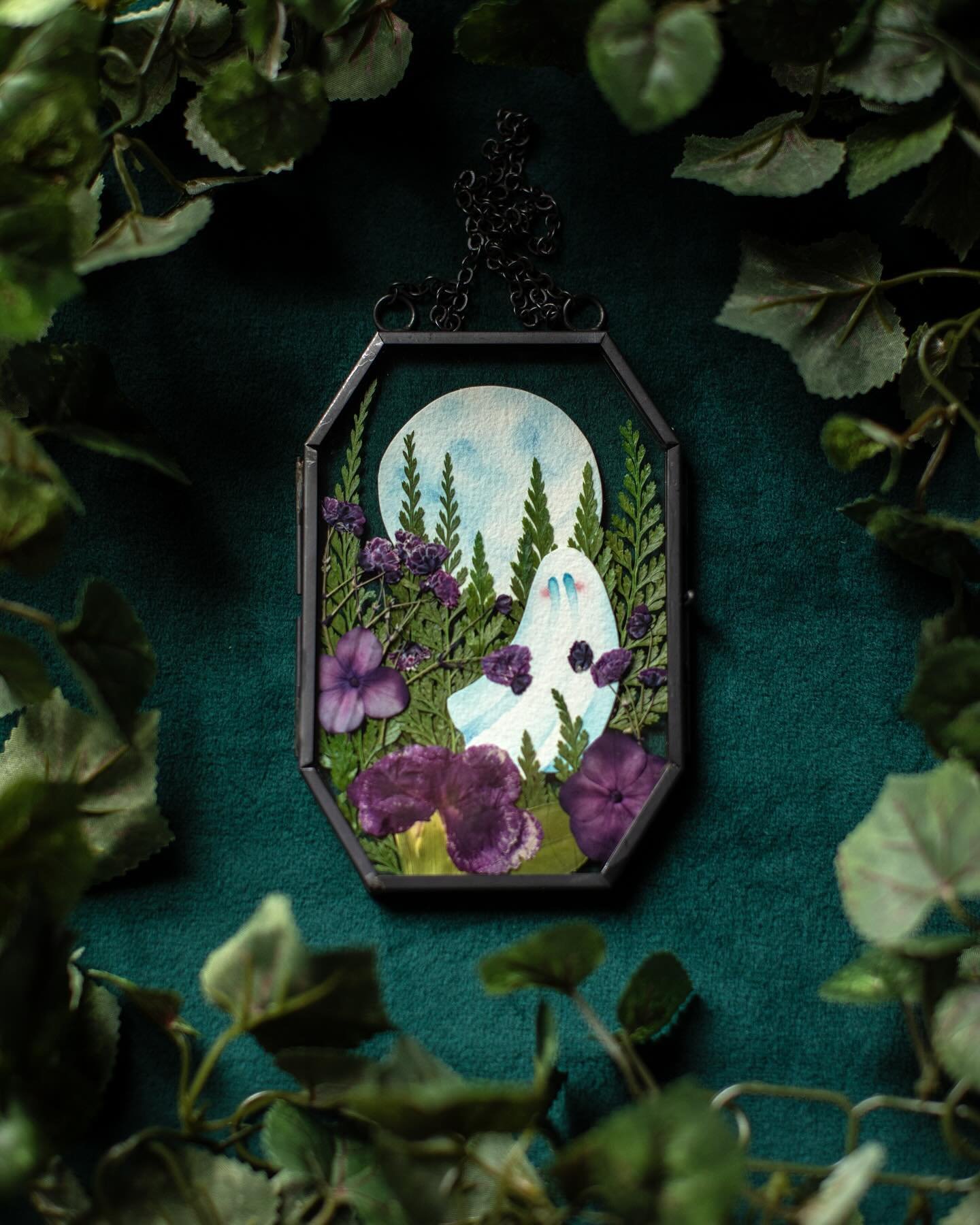 I have a new obsession. I started playing with new additions and settled on these little moons. I can&rsquo;t get over how the ferns look like pine trees. I&rsquo;m so happy with this effect. There&rsquo;s something so sweet about a little ghost danc