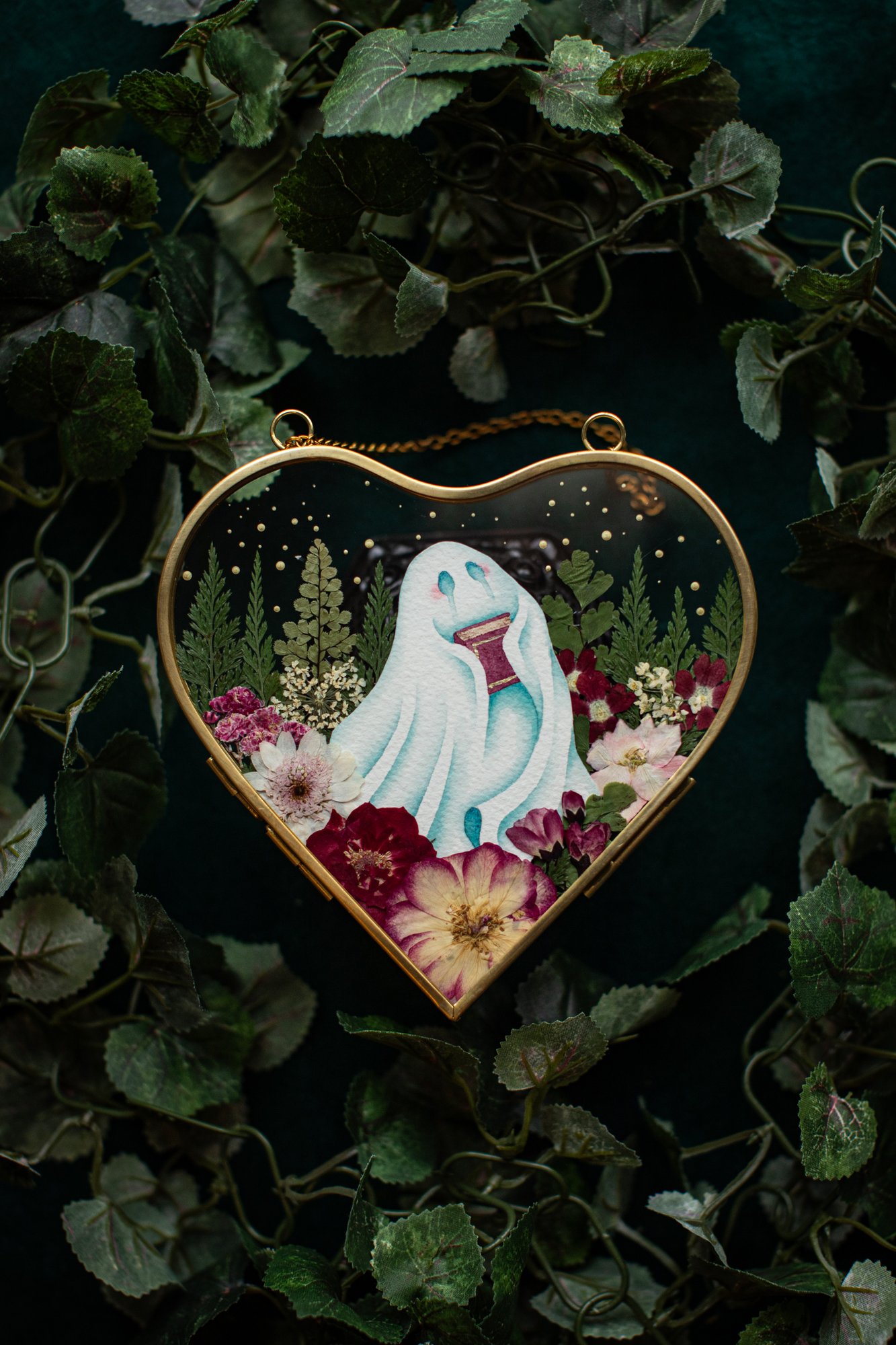 Victoria - Large Garden Ghost