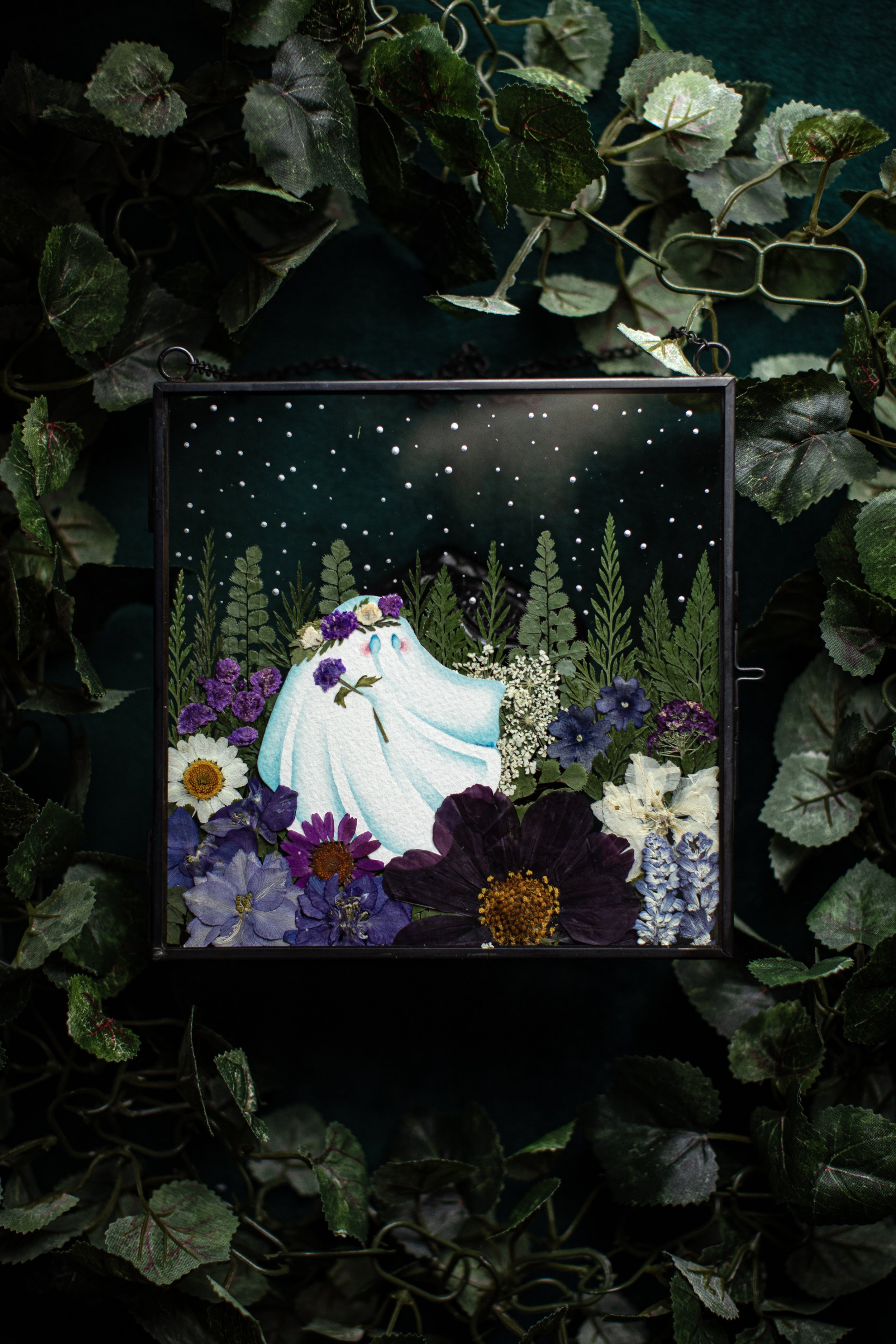 Primrose - XLarge Garden Ghost