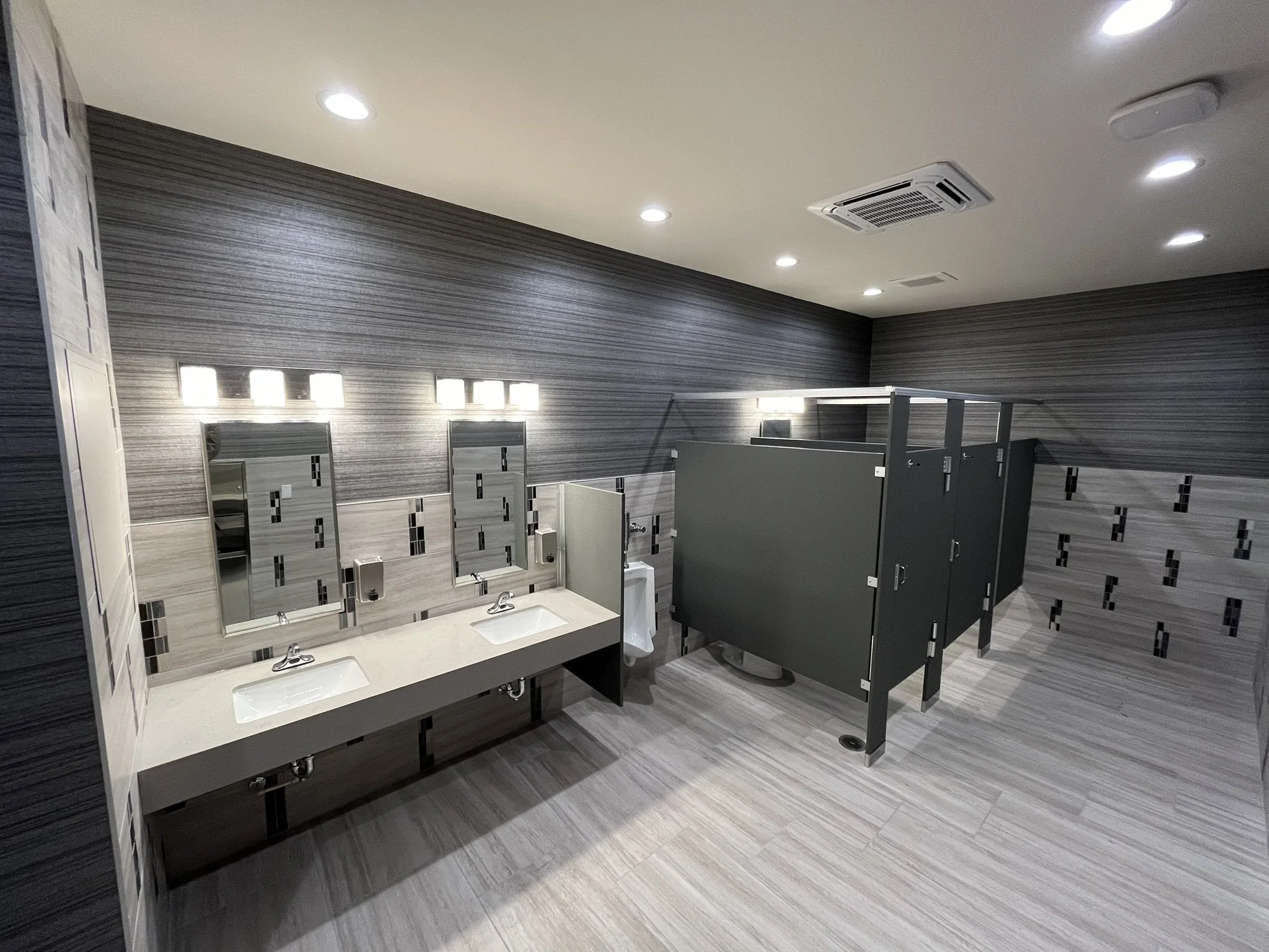 Interior 3 (bathroom).JPEG