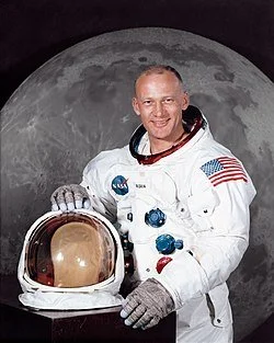 250px-Buzz_Aldrin.jpg