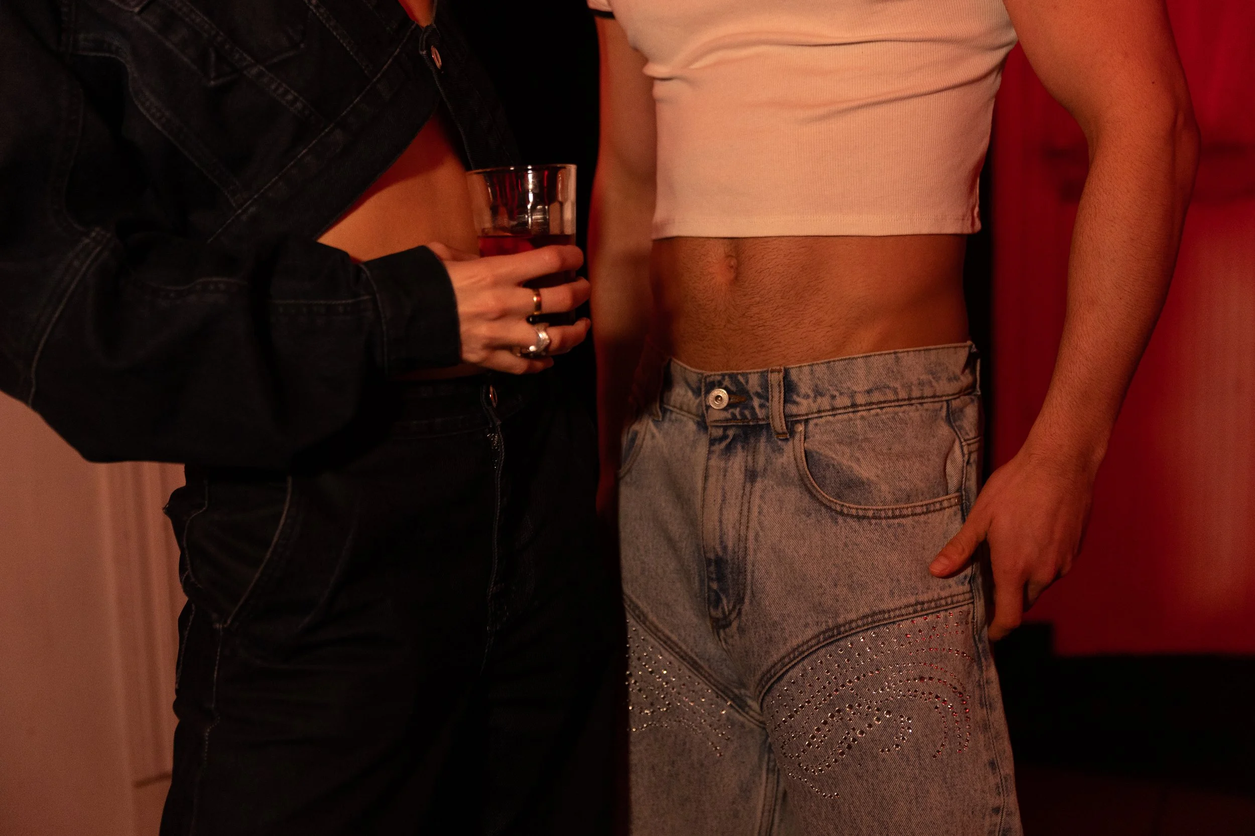 how_socials_skinni bitches.jpg