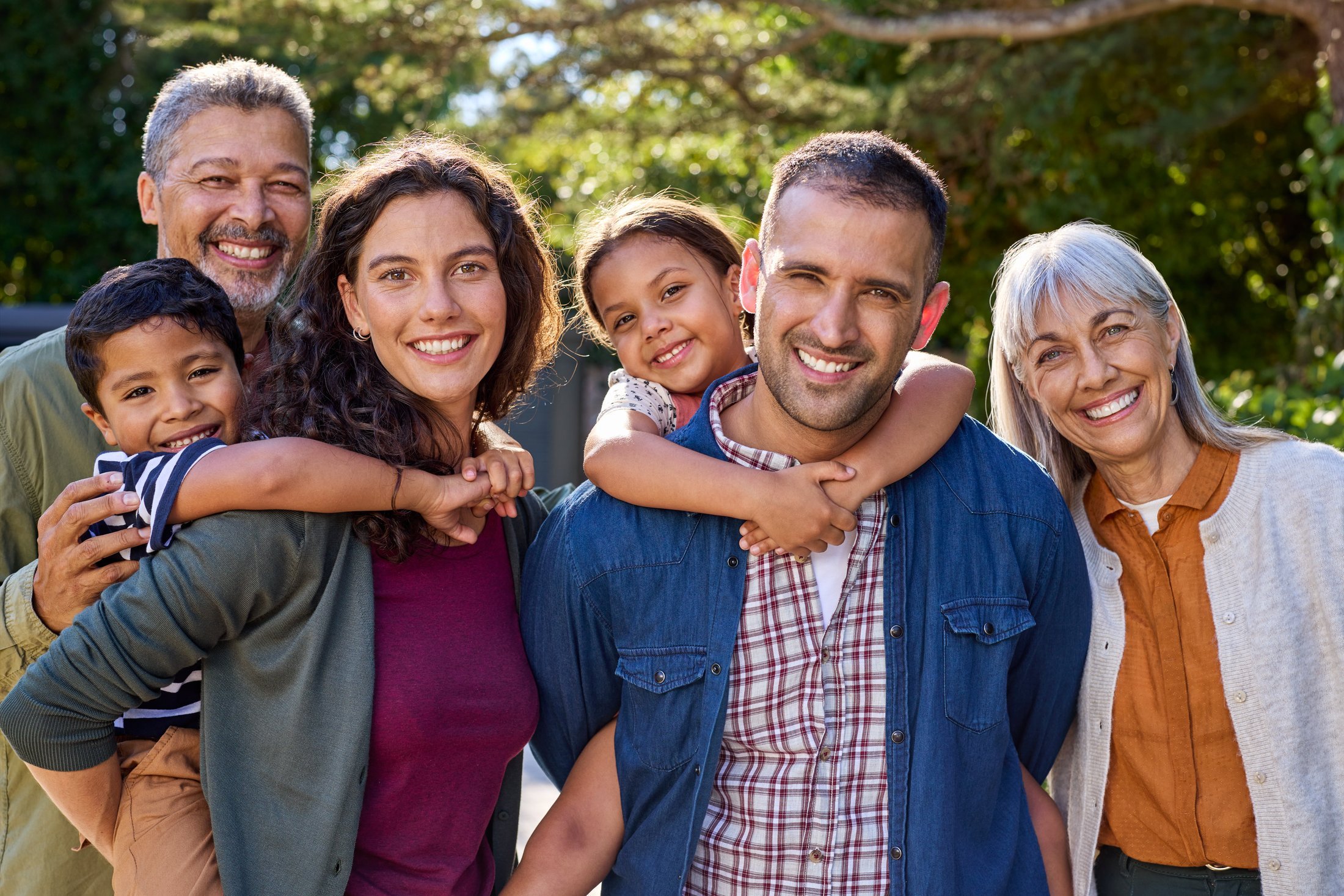 Multiple members of a family showing off genetic traits
