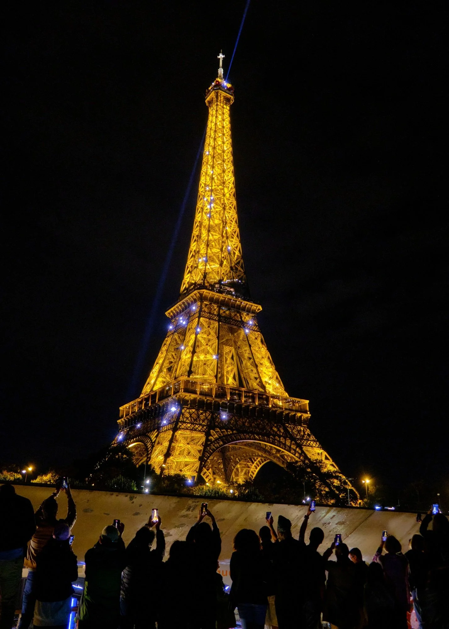 All Cameras on the Eiffel by Frank Willmann