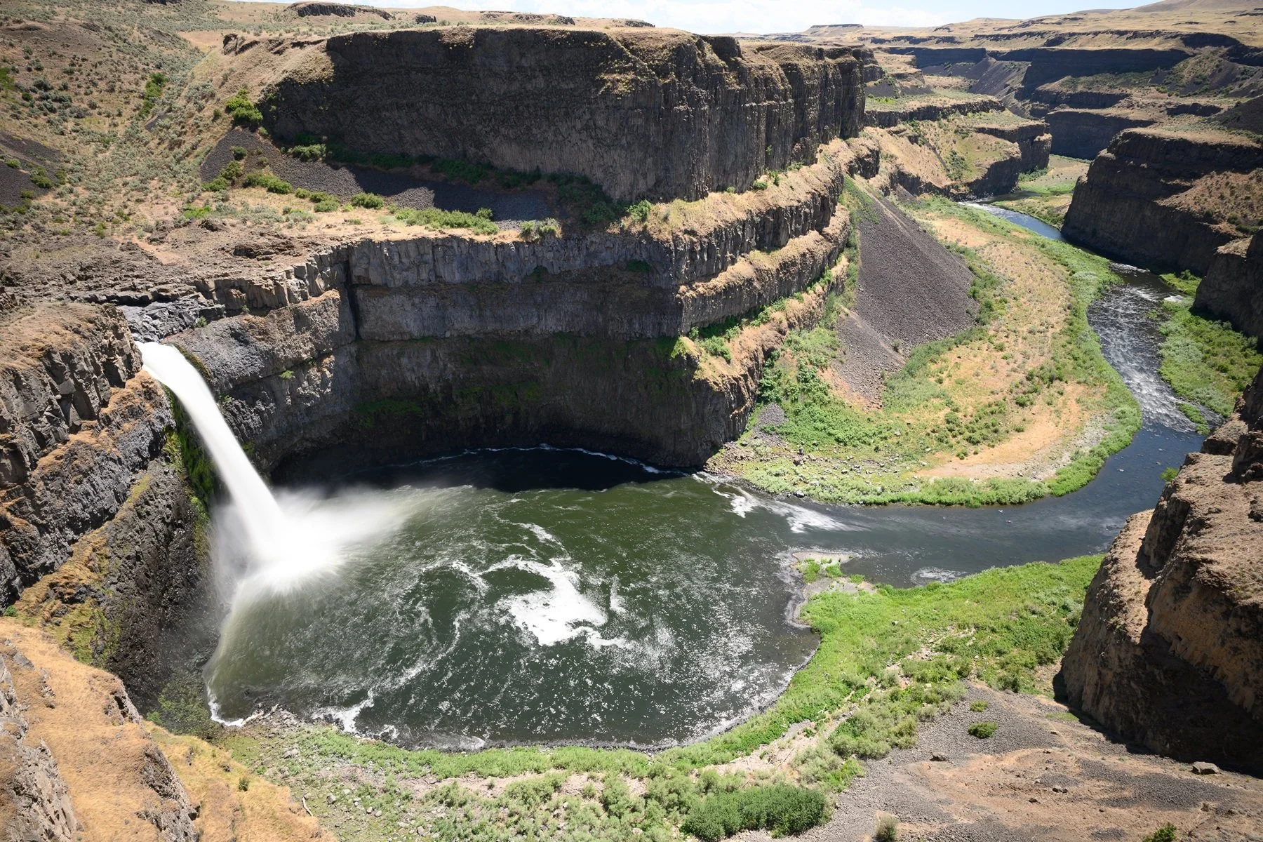 Palouse Falls (Before) by Robert Ardinger