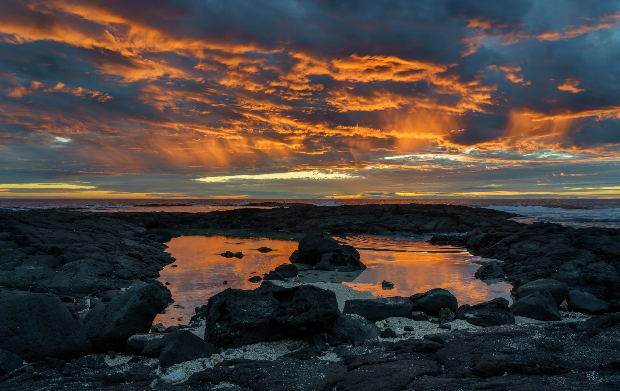 Hawaiian Sunset by Diane Hutchings