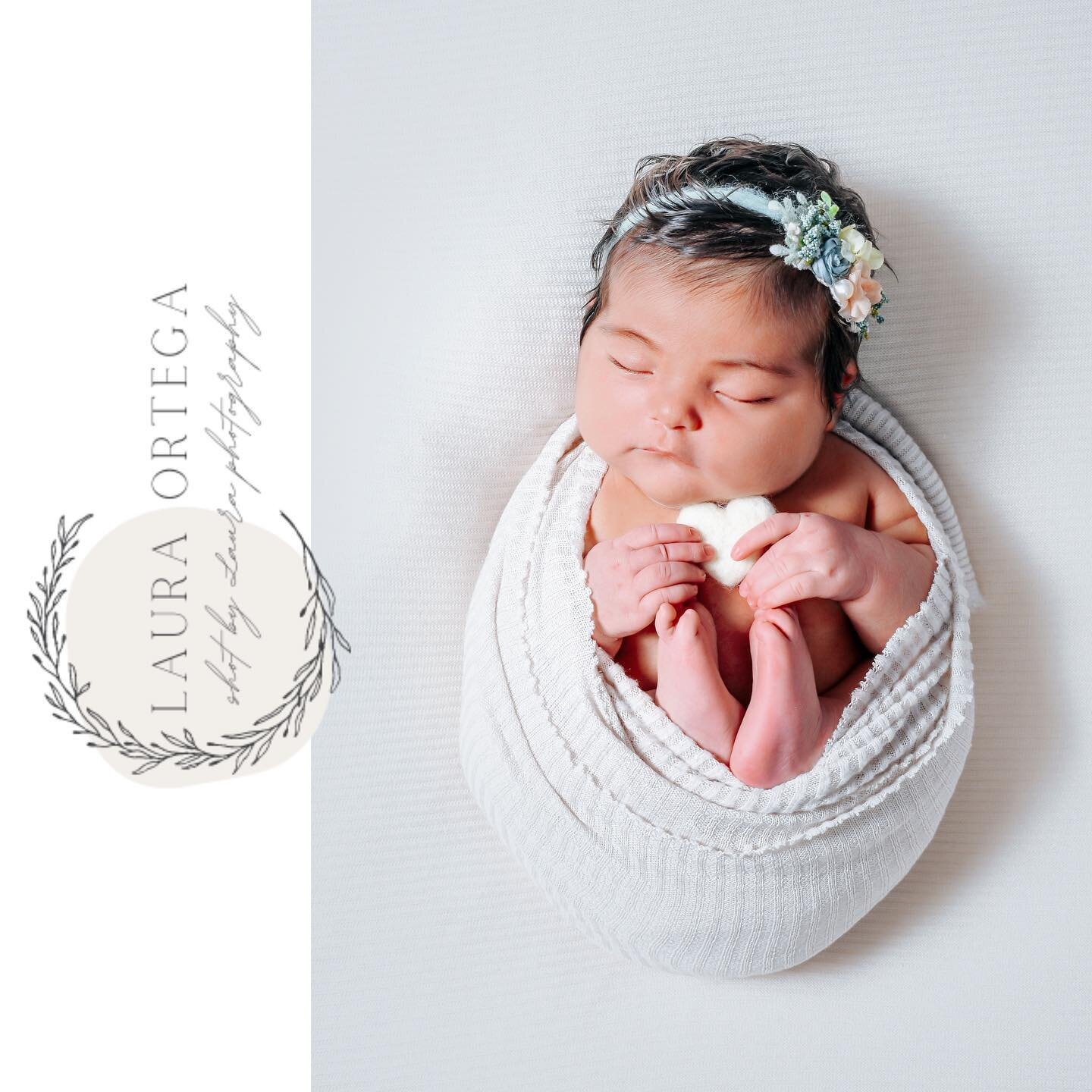 Such a blessing to be able to wrap a newborn baby and create this beautiful image you&rsquo;ll hold forever.

🤍
.
.
.
#newborn #newbornphotographer #babysafeposing #weeksoldbaby #newbornsessionsathome #travelphotographer #pomonaca #instagram #photos