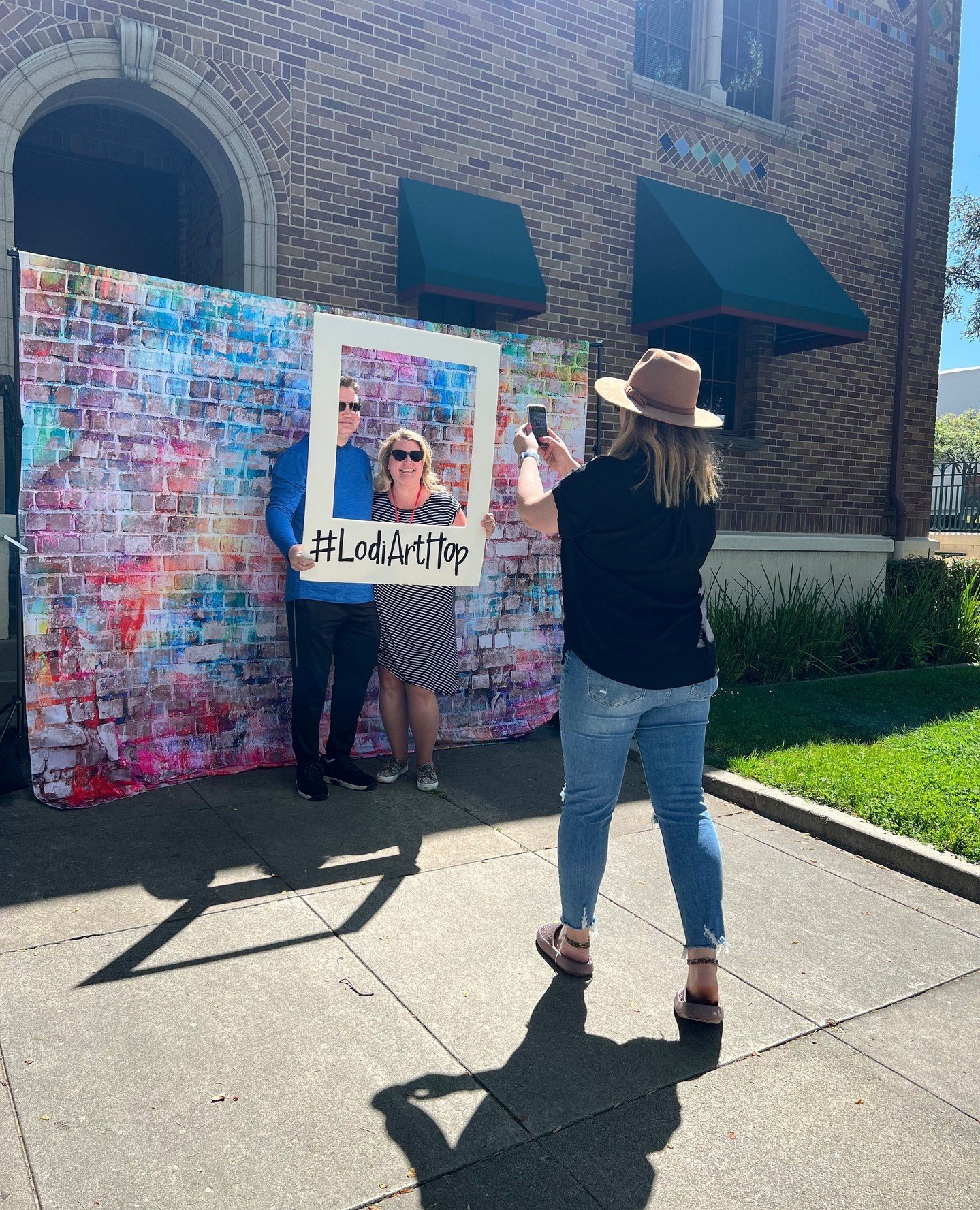 Lodi Art Hop is back on Saturday, April 20th from 10a-2p in @downtownlodi!⁠ 🥰⁠
⁠
The Lodi Art Hop is a quarterly celebration of the arts with live music, local artists, art-making for all ages, &amp; more! Presented by the Lodi Arts Foundation (that