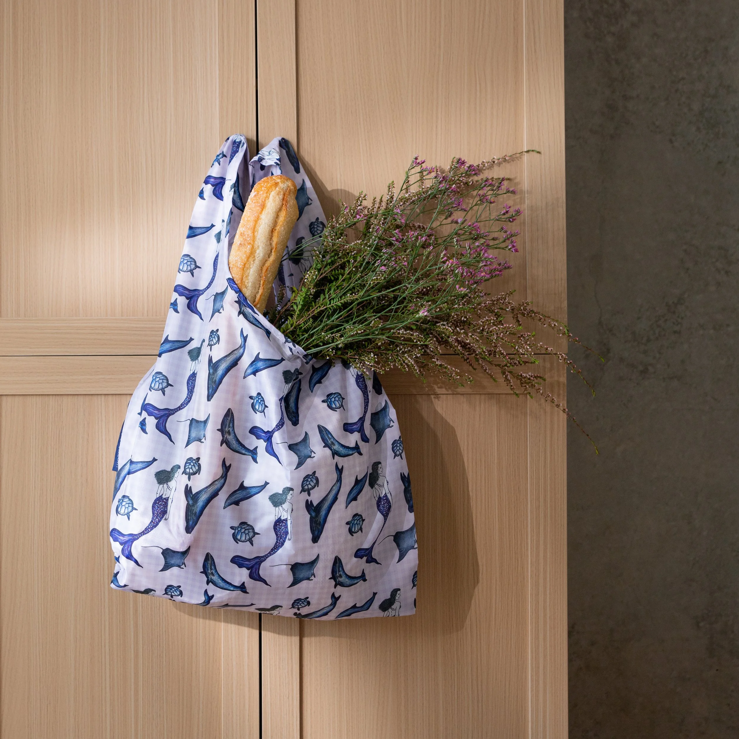 4_Magic Beach Tote_2.jpg