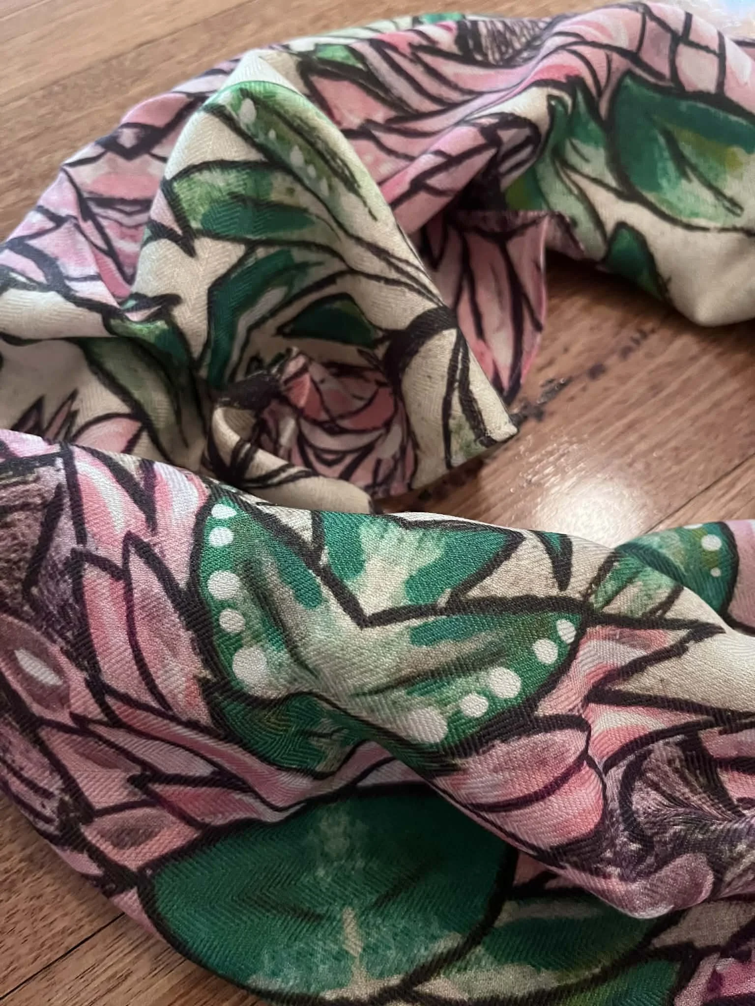 1_Light protea scarf_2.jpg