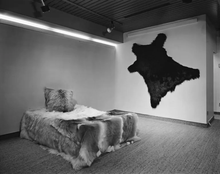 03-Showroom-c.-1985-768x606.jpg
