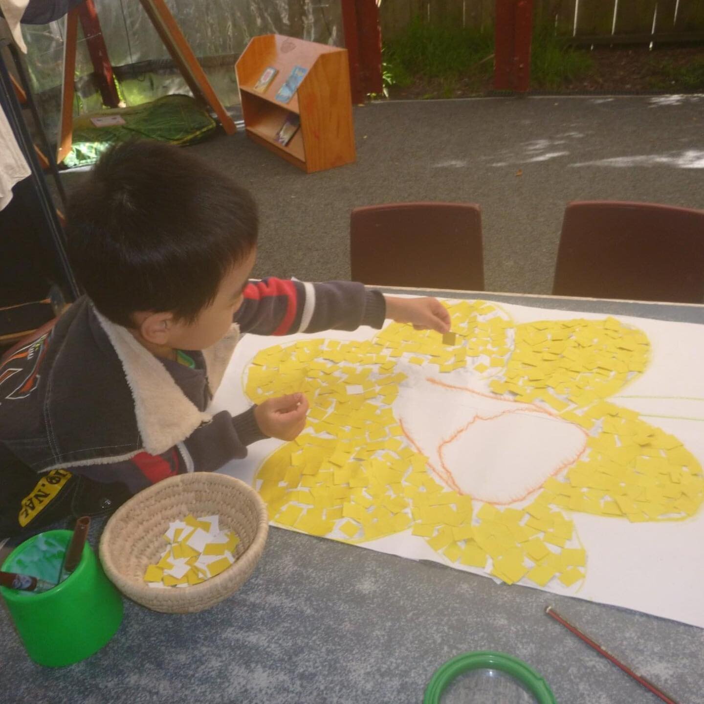 It was a sea of yellow at Tūī today, for daffodil day, with yellow dress up day, daffodil art activities, decorating biscuits with yellow icing and yellow gloop messy play! 
Young Investigators @63albertst raised $150 for #daffoldildaynz 
#goteamtui