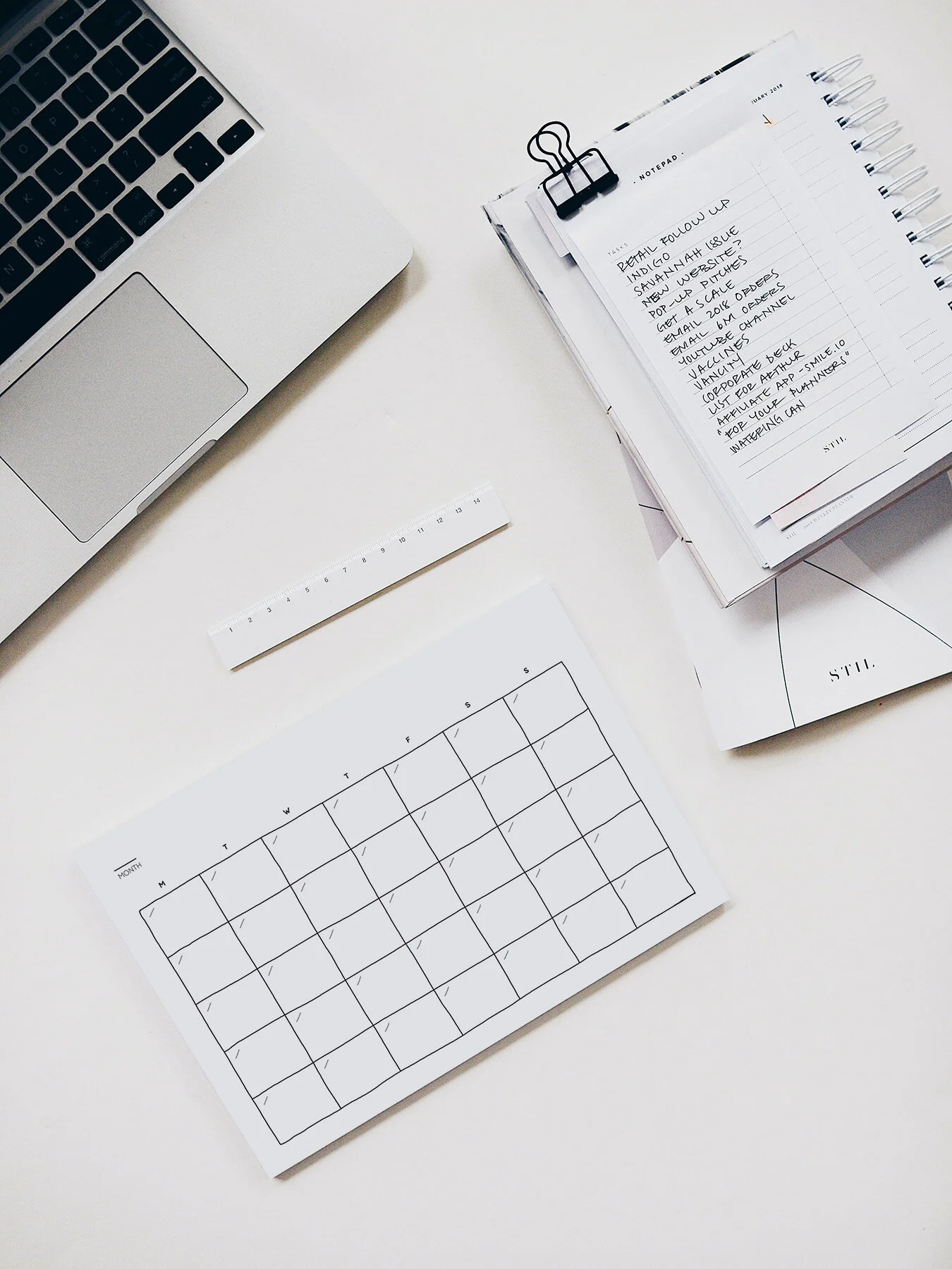 minimalist-printable-calendar-anastasia-parmson-visual-artist
