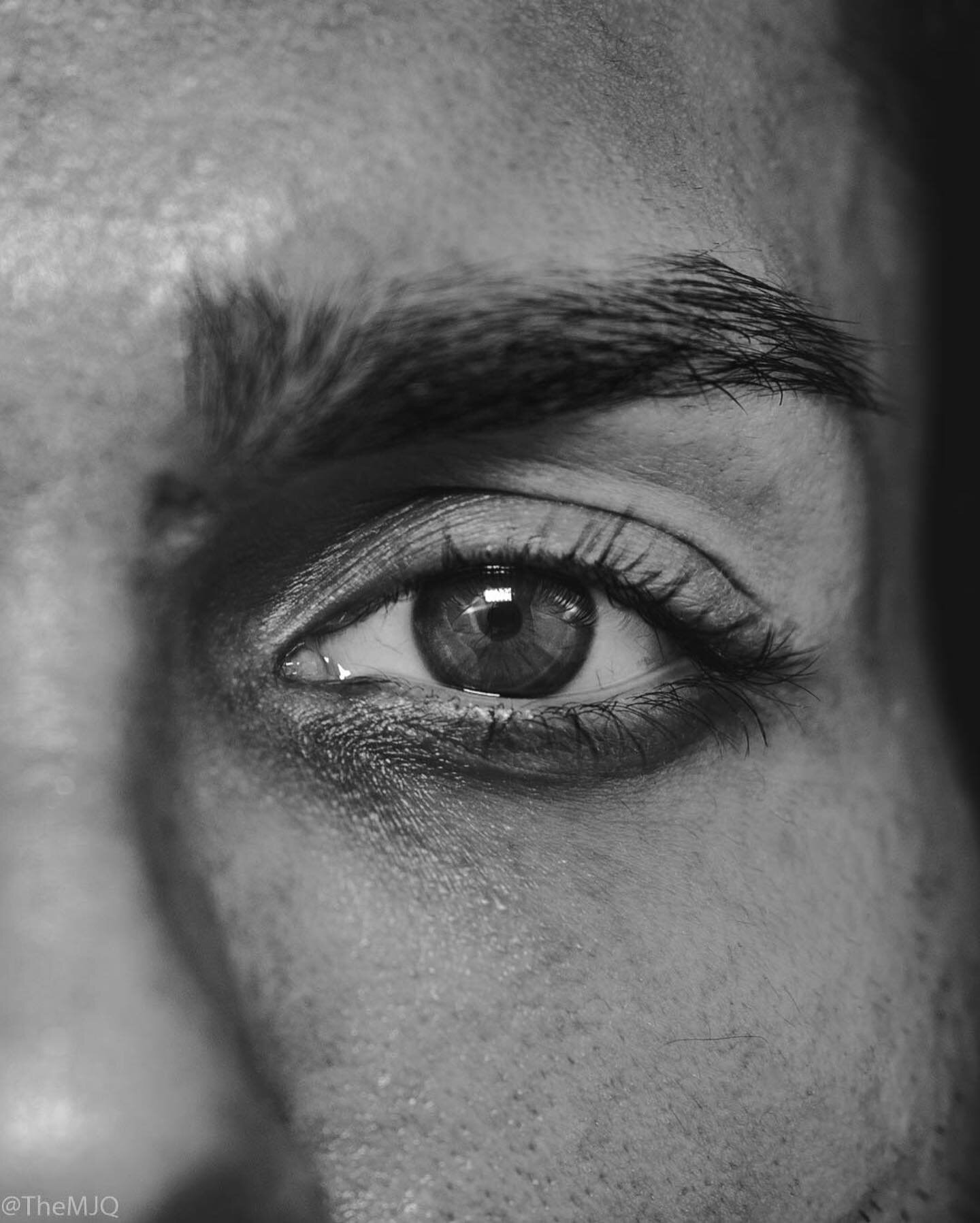💡 👁 💡 
Shined some lights in my brown eyes which I thought looked best in black and white to show the contrast 🖤 A close up portrait can have such a moody vibe to it&hellip; or it&rsquo;s just me and the bright light making me look like I&rsquo;m