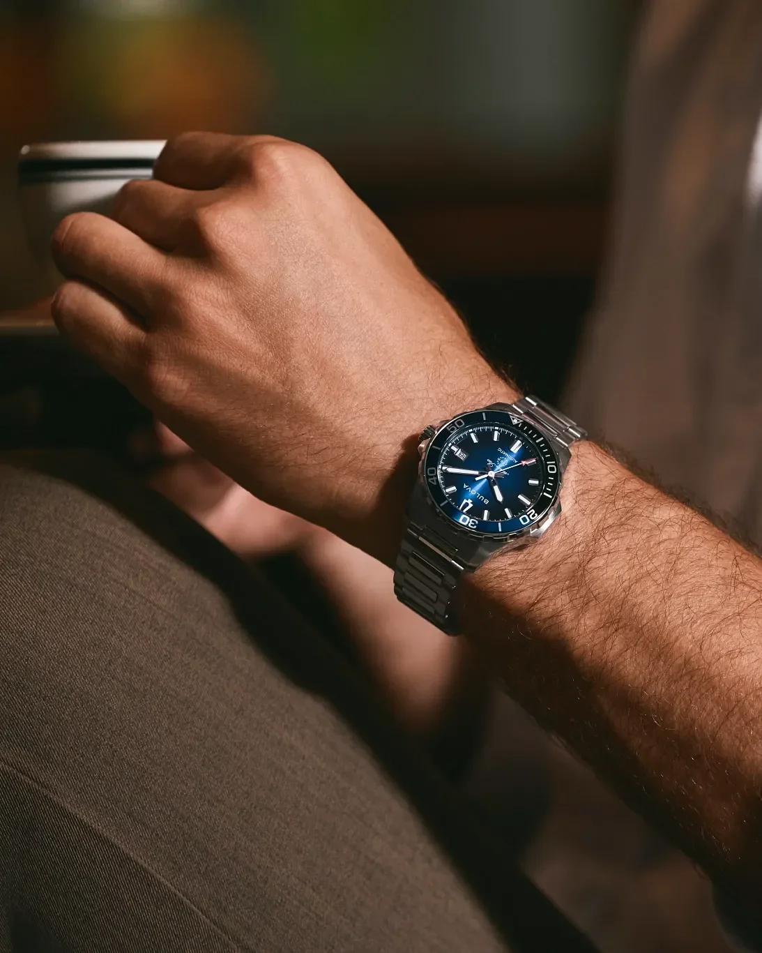 98B466_Marine_Star_Lifestyle_3_Alt_Crop.webp