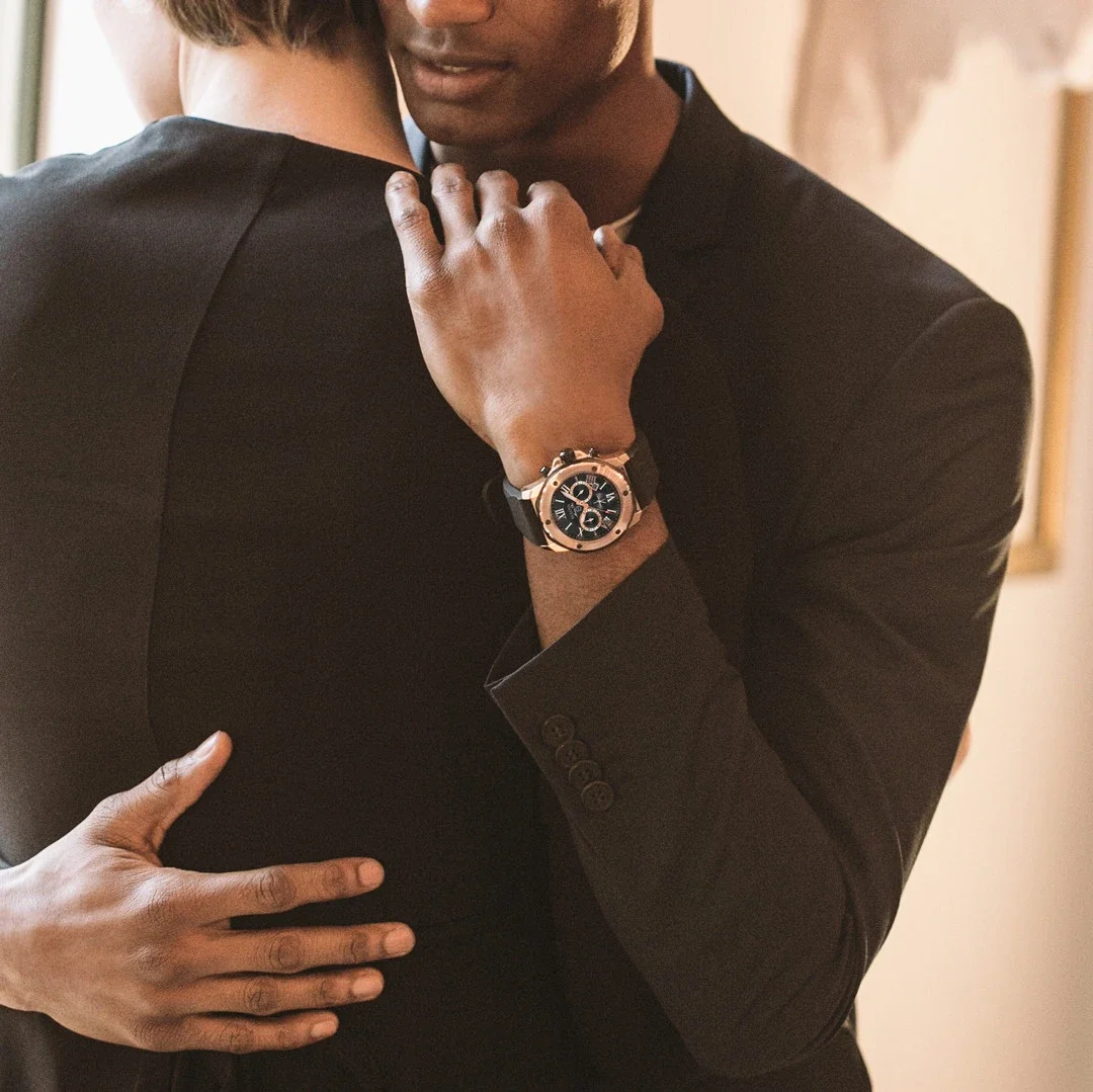 98B104_Wrist_Social.webp
