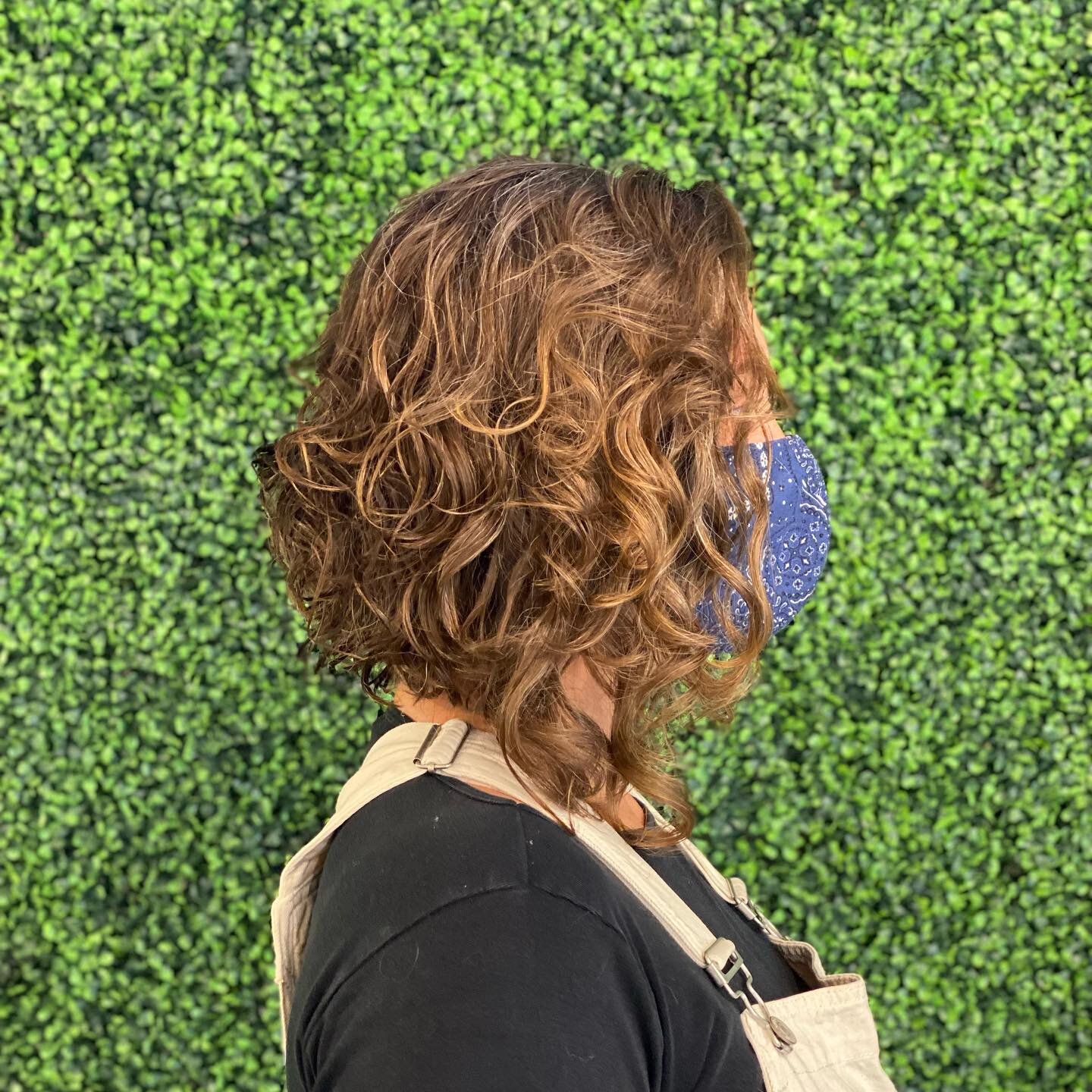 A lovely shape, sometimes we need change and a haircut is a great place to start! We get stuck in the same style and breaking away from it brings us so much excitement that it&rsquo;s worth the leap! #curly #curlyhair #naturalhair #hair #devacurl #de