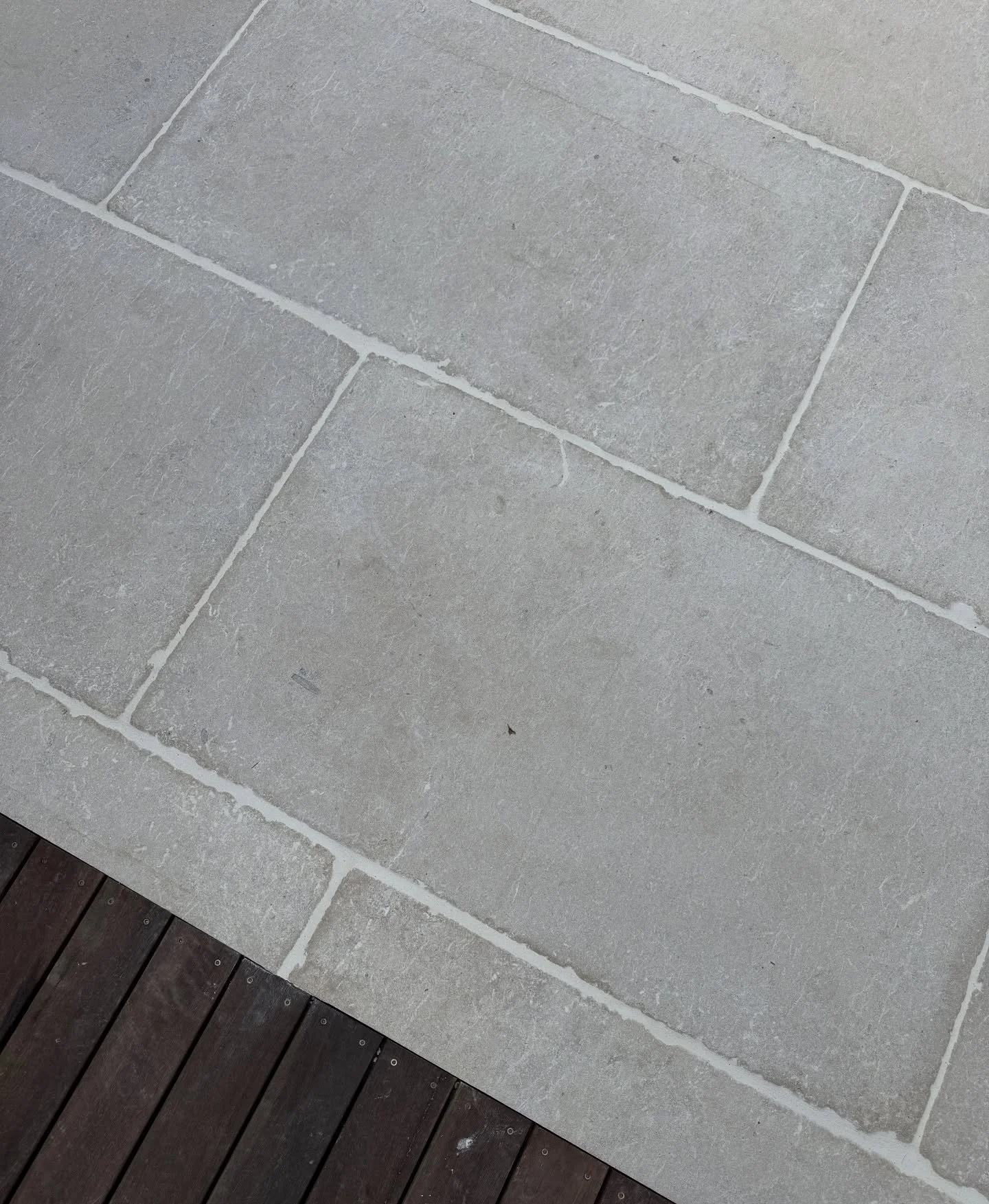 Our brushed &amp; distressed Andie Limestone ☁️

ST1G150