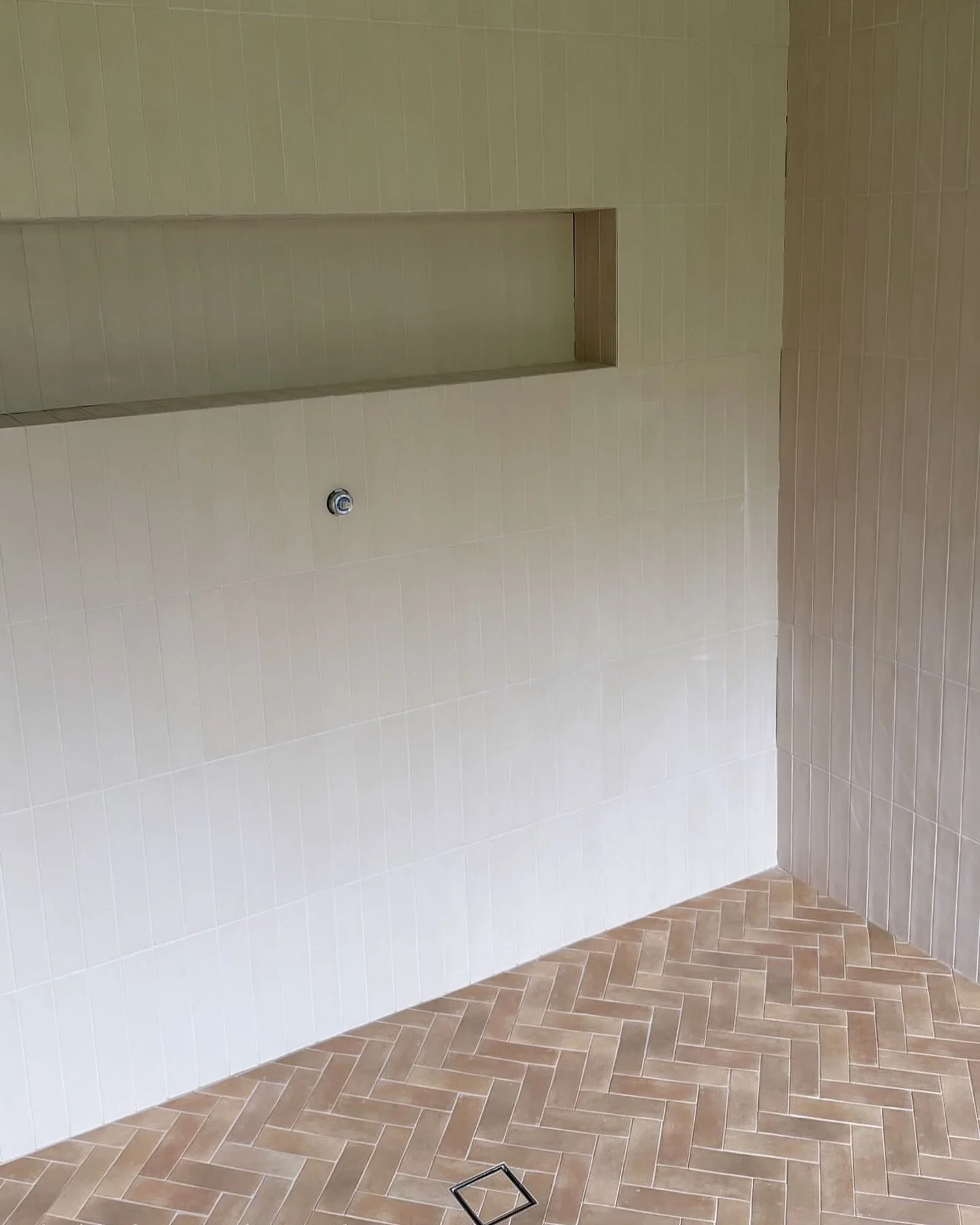 Our porcelain Terra Cotto Bejmat 150x50mm and porcelain Habitat Ivory 300x53mm 

CT4A501/BEJ - Floor 
CT1M84153 - Walls