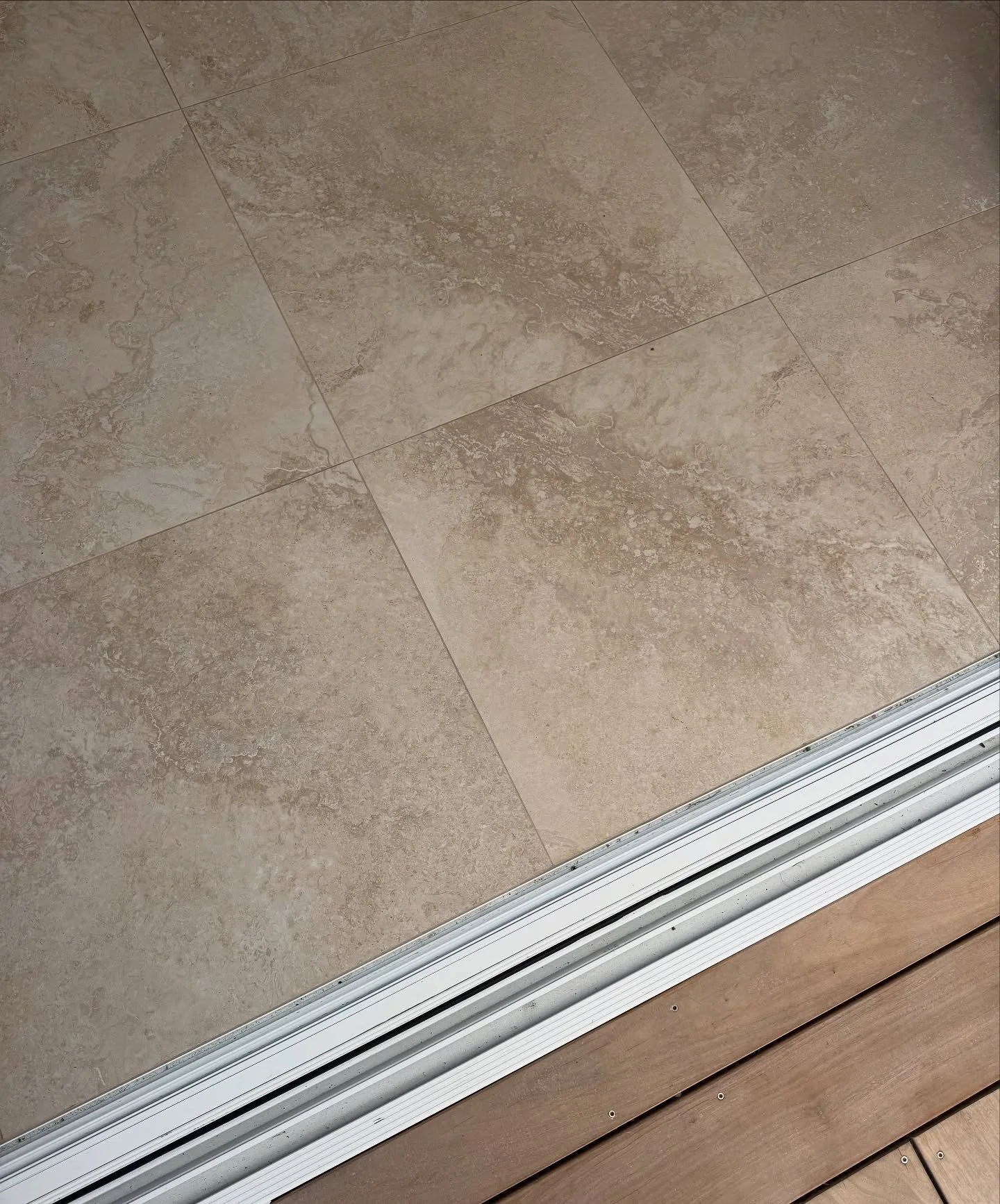 Our Porcelain Travertine Sand 600x600mm In/Out Finish 🤎

CT6S8016