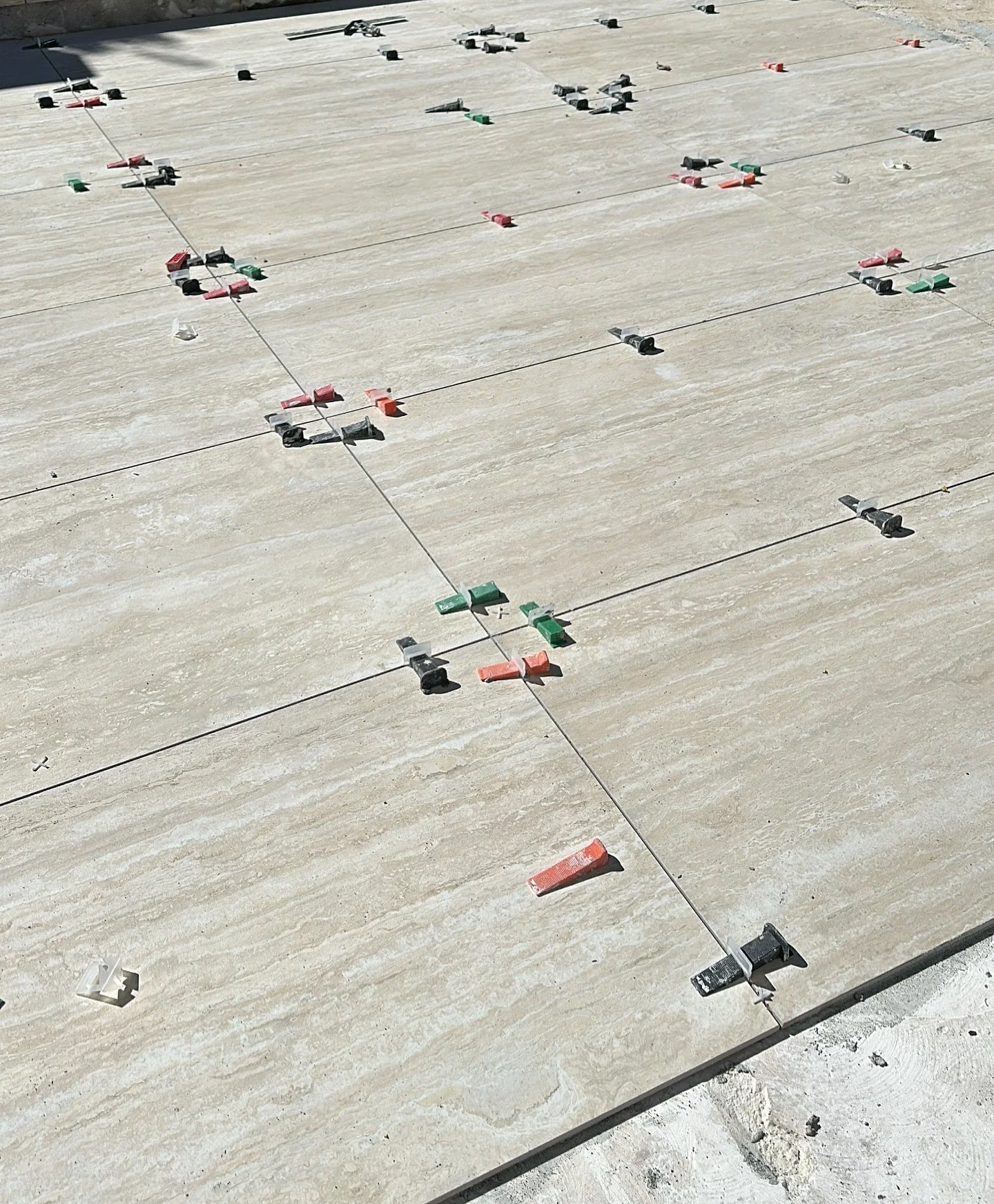 Our Italian porcelain 1200x600 Milano Vein Cut Travertine in Beige

CT1H880612