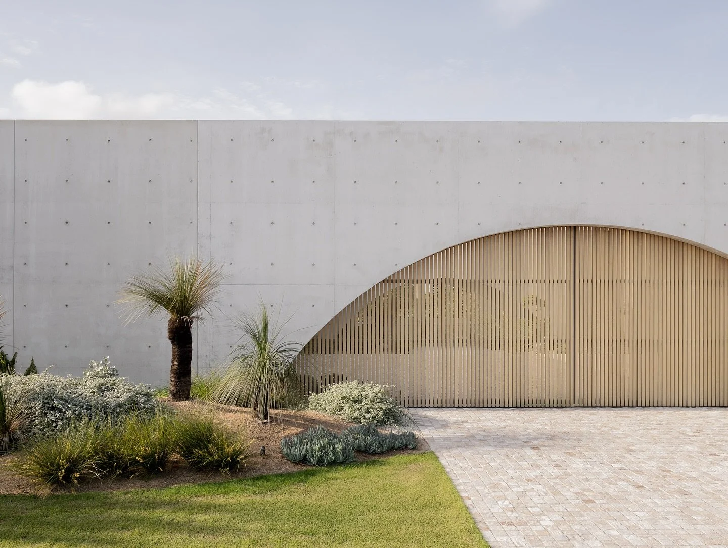 Our Gold &amp; Grey Quartz Cobbles on site at The Rising Sun Residence 

ST5S903/COB

Design: @reitsmaassociates 
Build: @grayconstructiongroup 
Photography: @z.mediaaa 
Tiling: @ncttileandstone