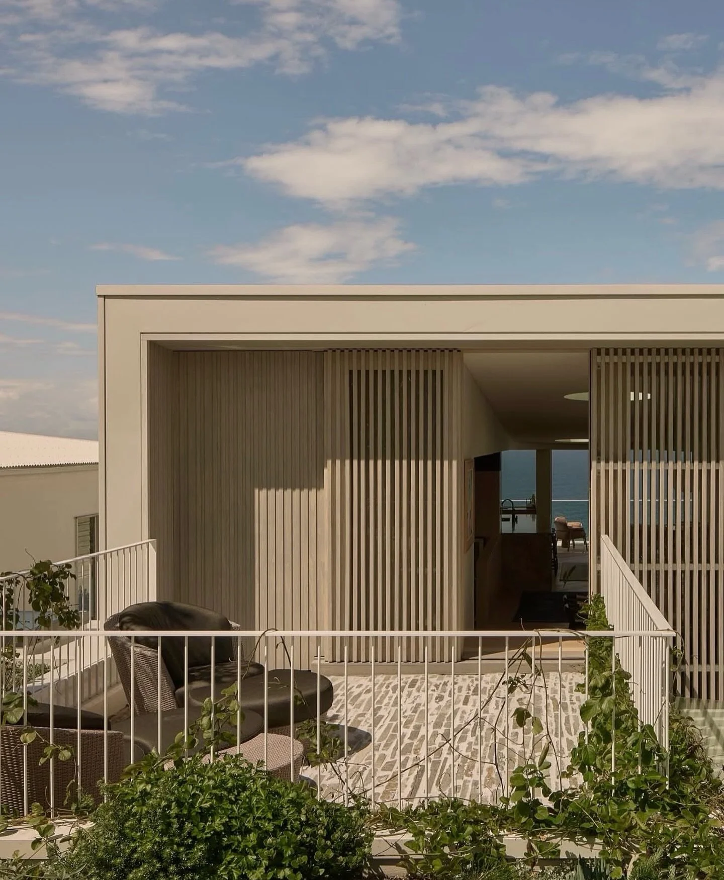 Our Hunter Filetti Quartz on site with @m2construct @shaunlockyerarchitects 

Photography @brockb____ 

ST1G1101